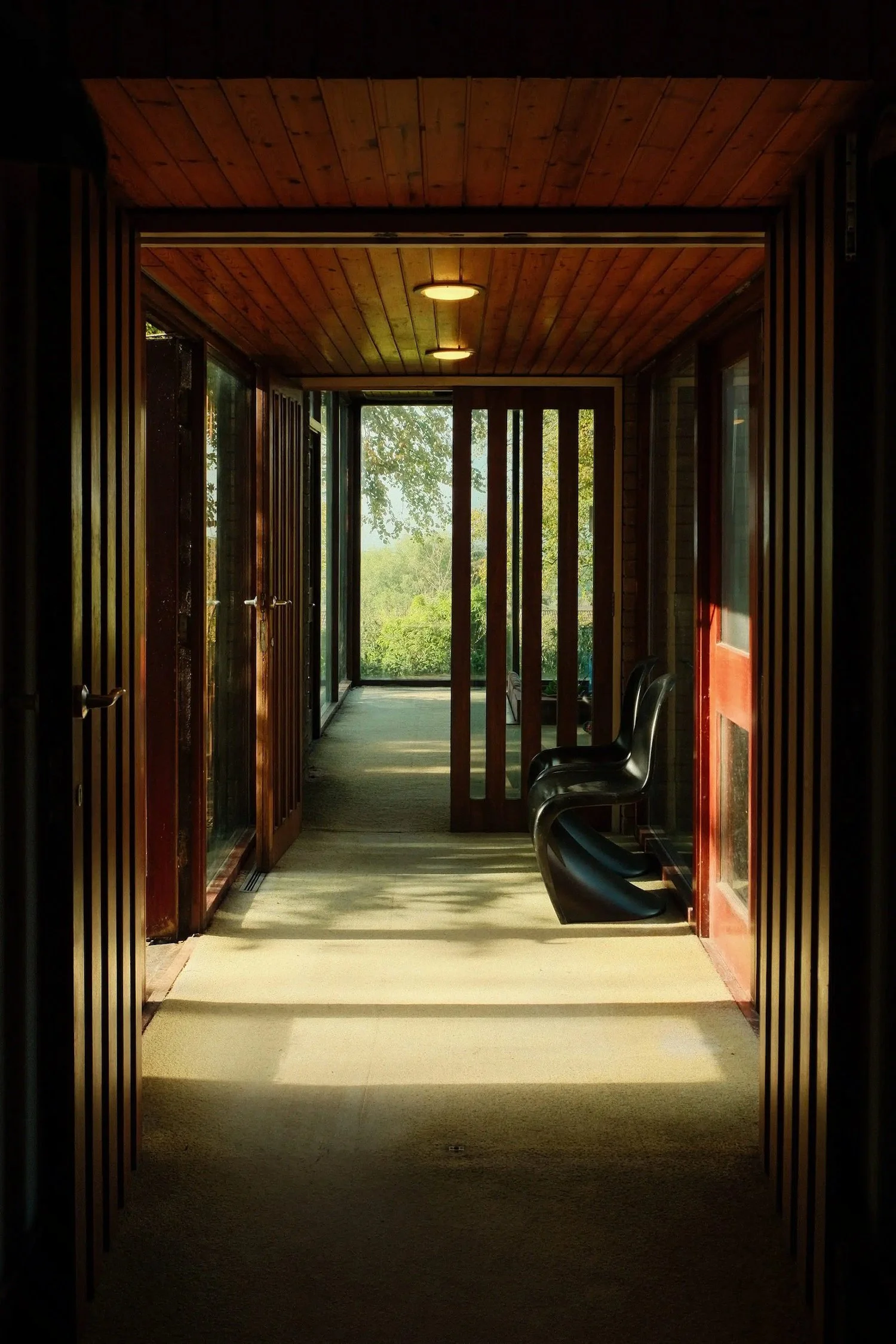 UK_013

 Location - West Midlands     Style - Mid Century 


 UK House 
 West Midlands 

 https://images.squarespace-cdn.com/content/v1/64620b0575ea8d4e29a55a87/3057c779-11b4-4866-bca5-349925a35706/3.jpeg?format=1500w 
 https://images.squarespace-cdn