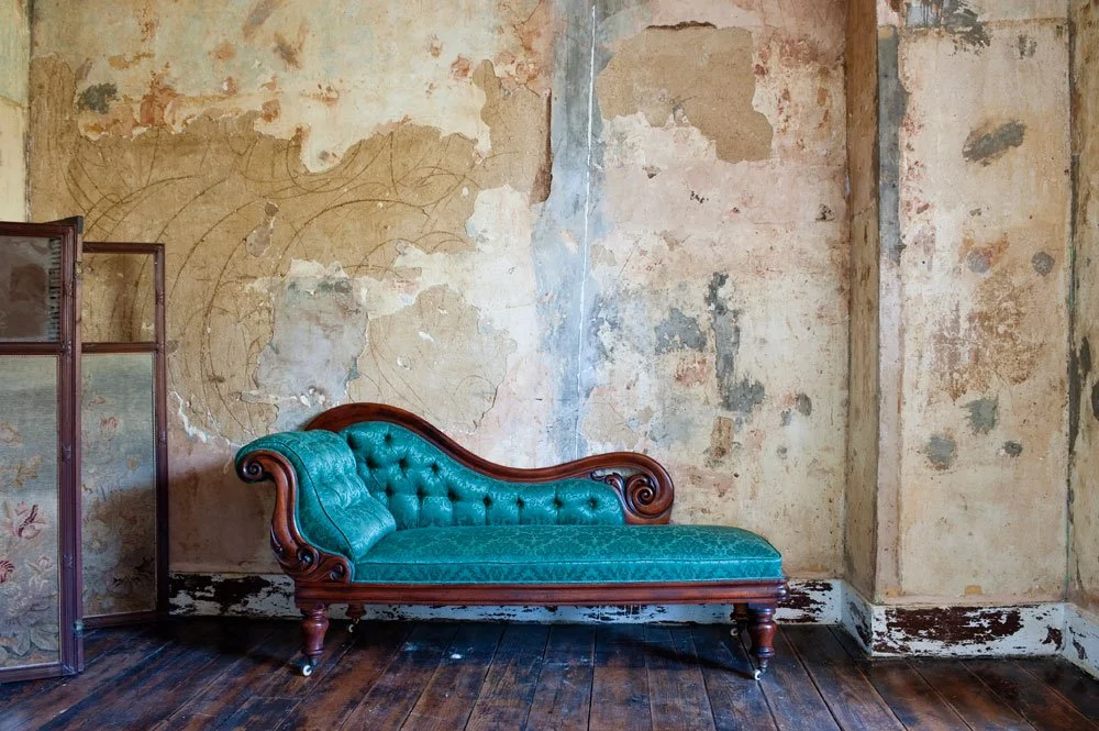 IND_007

 Location -East London     Size - 5,000 sq ft  

 Traditional, Vintage, Distressed, Wooden floor  
 East London 

 https://images.squarespace-cdn.com/content/v1/64620b0575ea8d4e29a55a87/65ddda6f-4a46-4eb4-91f6-cd5809999931/8.jpeg?format=1500