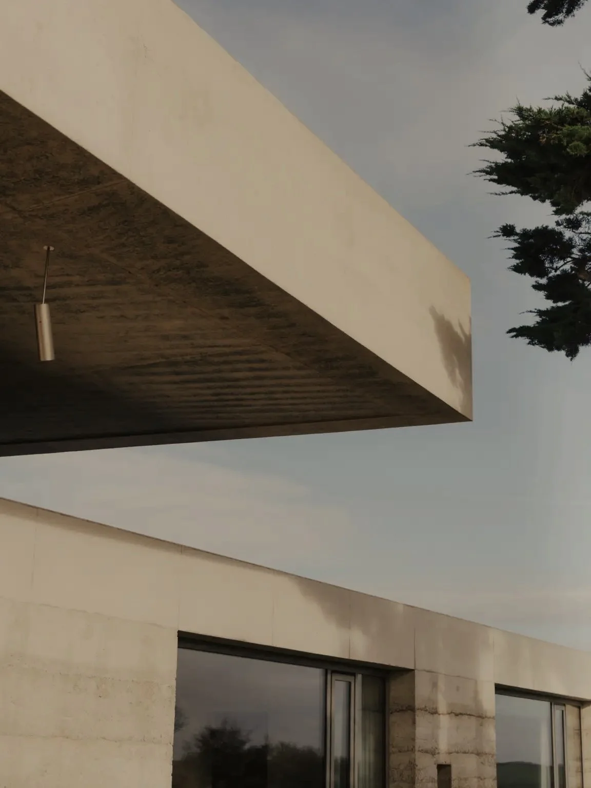 Cantilvered concrete roof.jpg