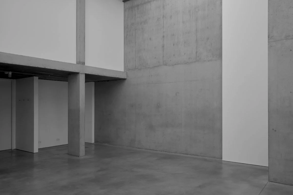 STU_002

 Location - East London     Size - 1,020 sq ft  


 Studio 
 East London 

 https://images.squarespace-cdn.com/content/v1/64620b0575ea8d4e29a55a87/b6a666b8-d7d1-413b-abaf-9627486b19b7/1.jpg?format=2500w 
 https://images.squarespace-cdn.com/c