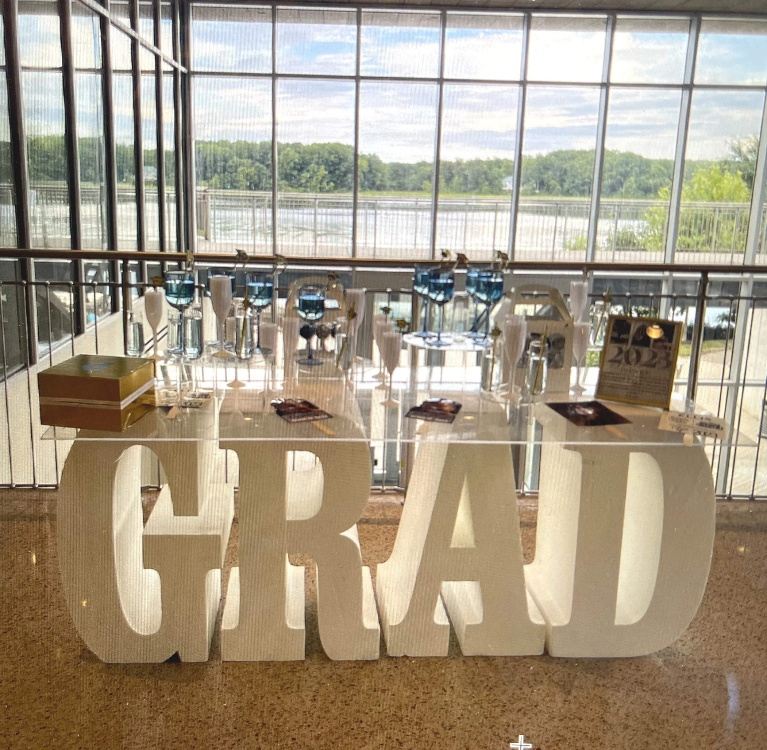 ITEM: #119
Price: $250
GRAD Table
or High School or College Table
3ft White Letters
MDU
GMU
NYU
VCU
..................any College, any High School.
To be used as a Table (Dessert Table or Gift Table, any kind of table really!)
or Just Letters fo