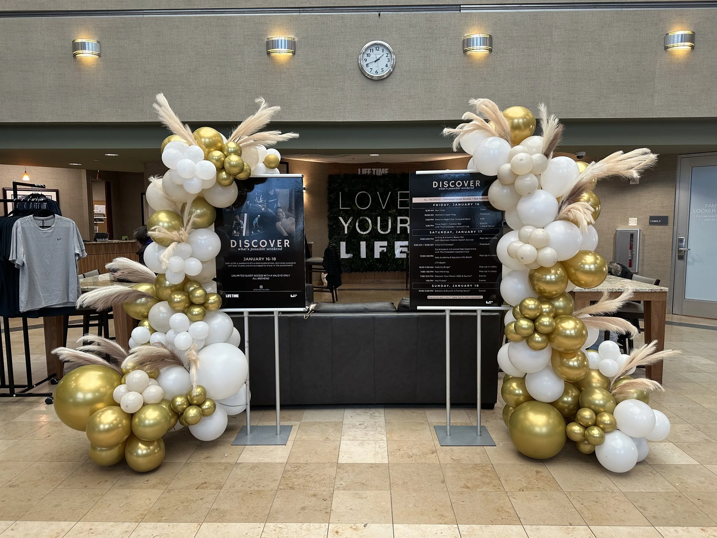 ITEM #716: Balloon Dual Garlands

Theme? Give us a Call or Fill out our Form. We can customize a Design for you! Send us an Email: info@garnished-events.com. INCLUDE: Item Number and Color Scheme. Budget. Date of Event. City & State.