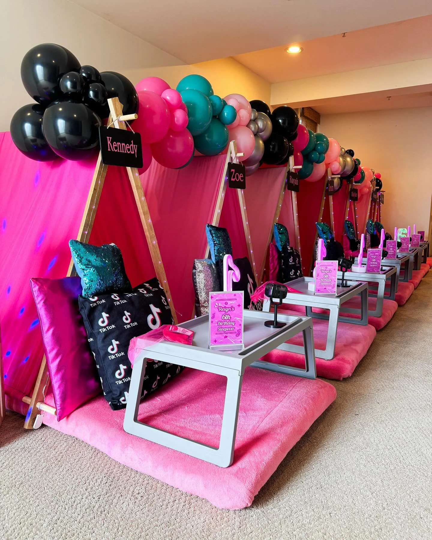 ITEM: 765

TeePee Service
List the Quantity
Theme