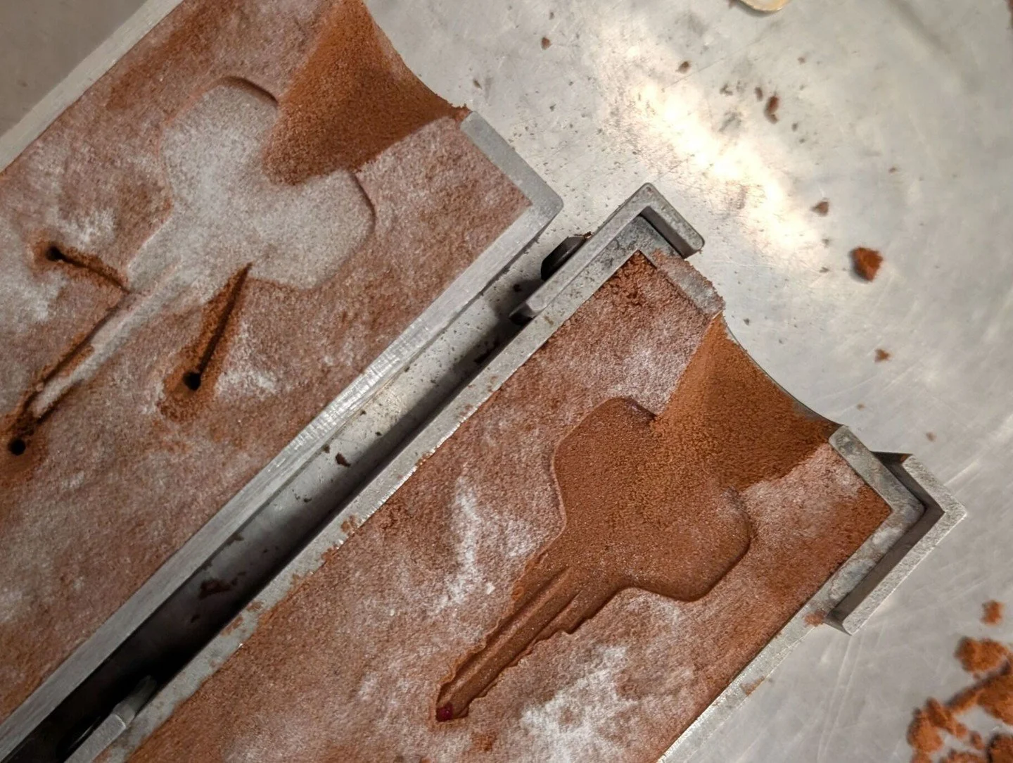 Join our creative sand-casting Workshop this Saturday and create weird stuff in silver. I made a key, what are you going to make? Worst case scenario you'll end up making a ring, not too bad is say!
Book your spot directly on our website :)
*
For inq