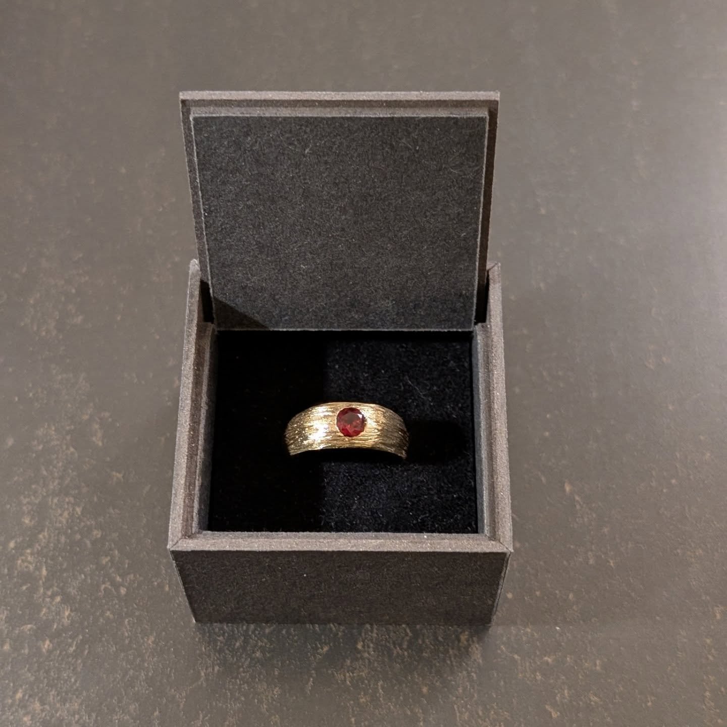 Yellow Gold ring with Garnet. A lovely customer wanted to up cycle her old jewellery. So we melt everything together and made this beautiful ring. She loved it, and I had lots of fun making it!
*
Do you also want to create a special jewelry piece for