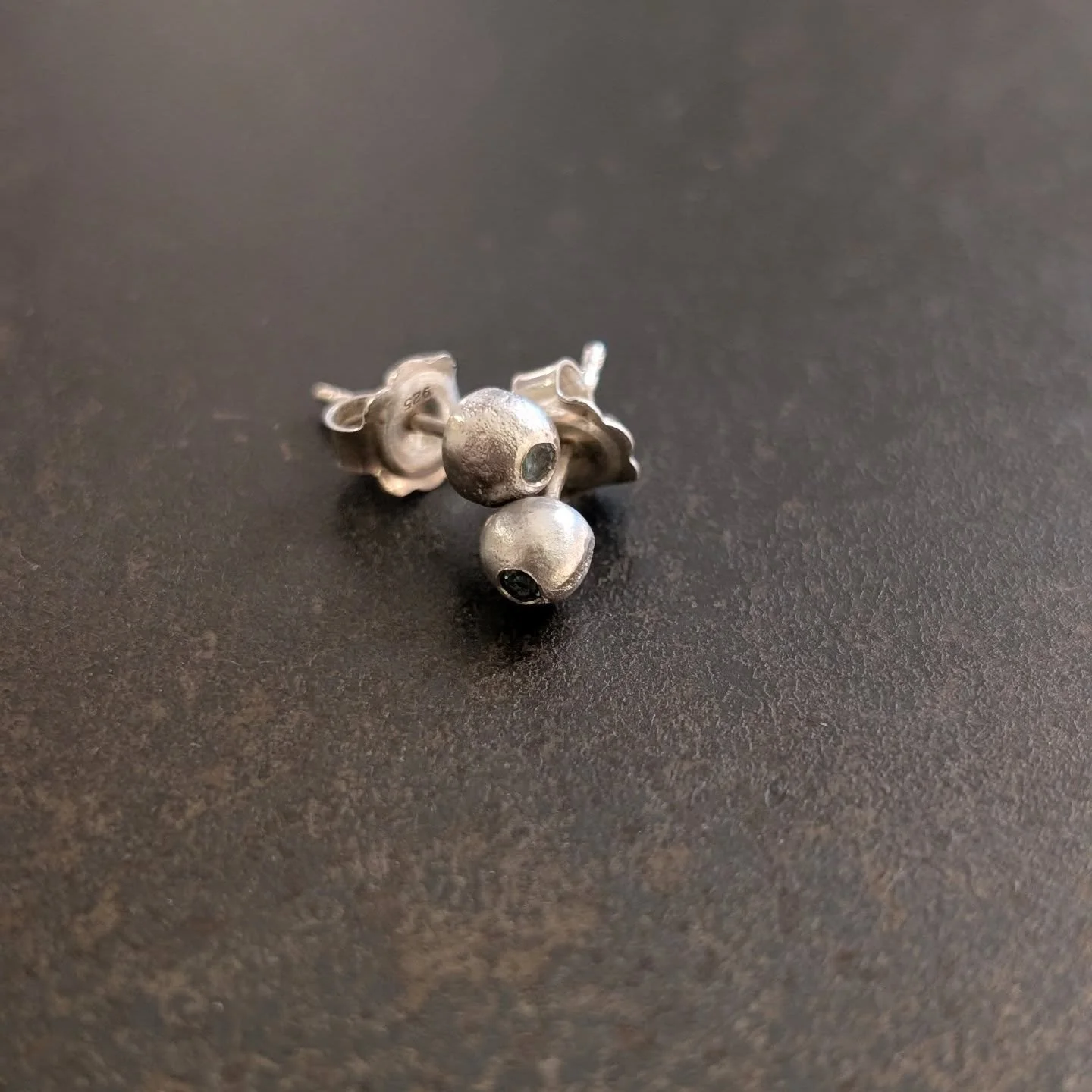 Silver studs earrings with little iolith. Come find me @weihnactsrodeo and see all the new jewelry pieces I've made for the event! I'll be there all day tomorrow from 12:00 until 20:00!
*
Do you also want to create a special jewelry piece for yoursel