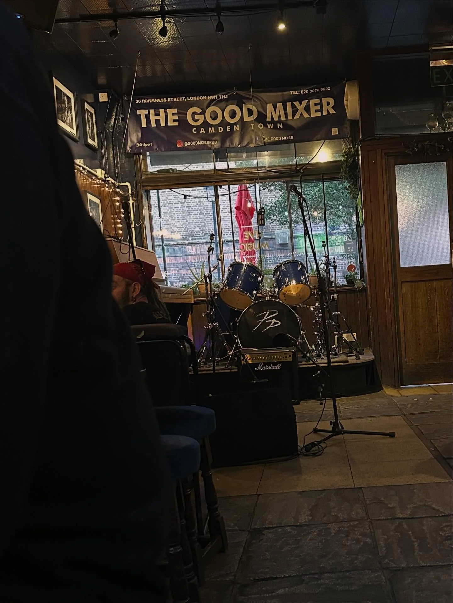 Had a great night at @goodmixerpub in Camden - playing for @mollyfletcherhebden, keep your eyes and ears posted as her new track ‘Another world’ is coming out soon !!! I’m very proud of my work on this tune so hope you all dig it wh