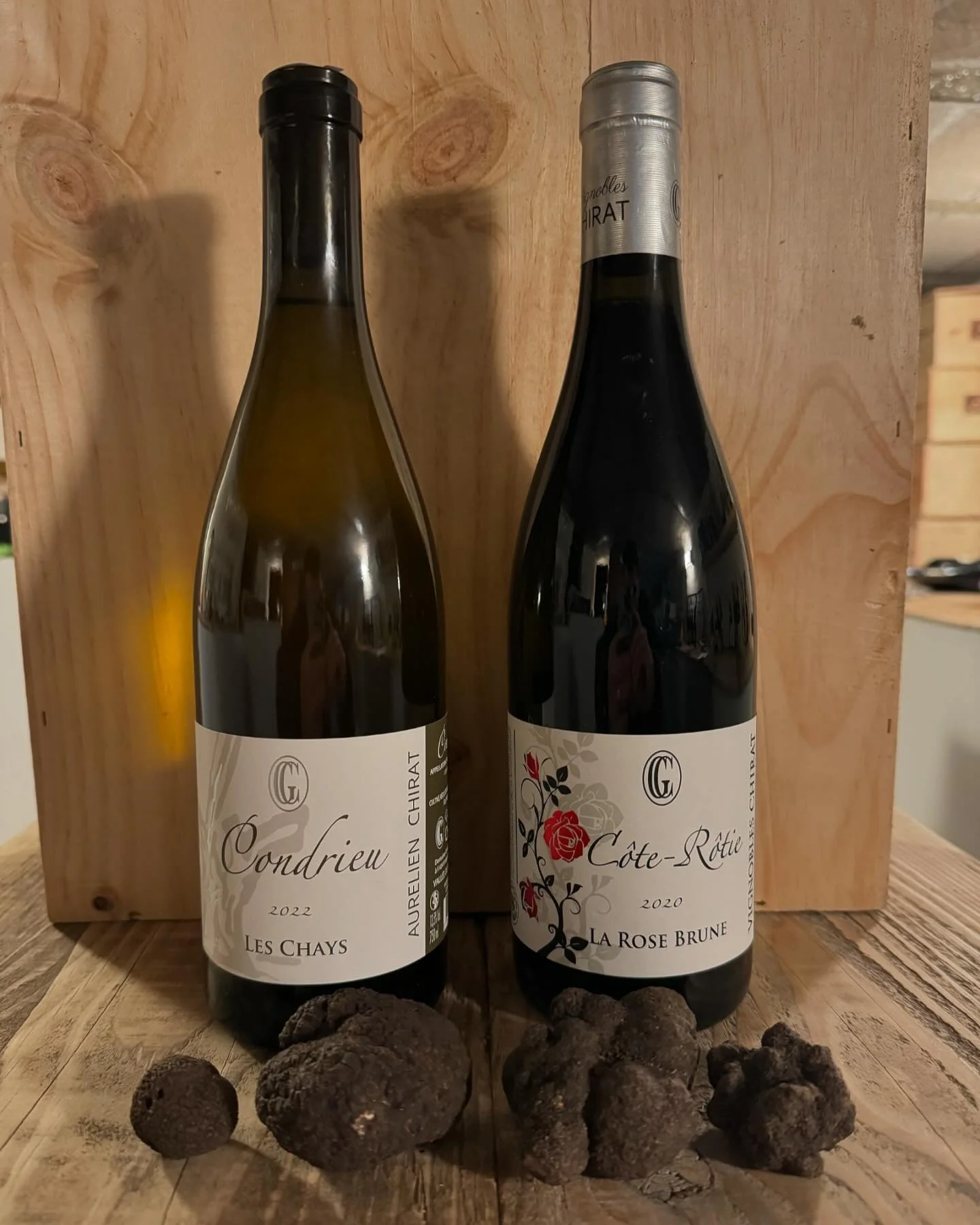 🍷 Nos membres adorent les vins de la Famille Chirat @vignobles_chirat ! 

Bas&eacute; &agrave; Saint-Michel-sur-Rh&ocirc;ne Aur&eacute;lien a depuis d&eacute;j&agrave; 12ans pris la suite de son p&egrave;re Gilbert pour poursuivre le travail de cett