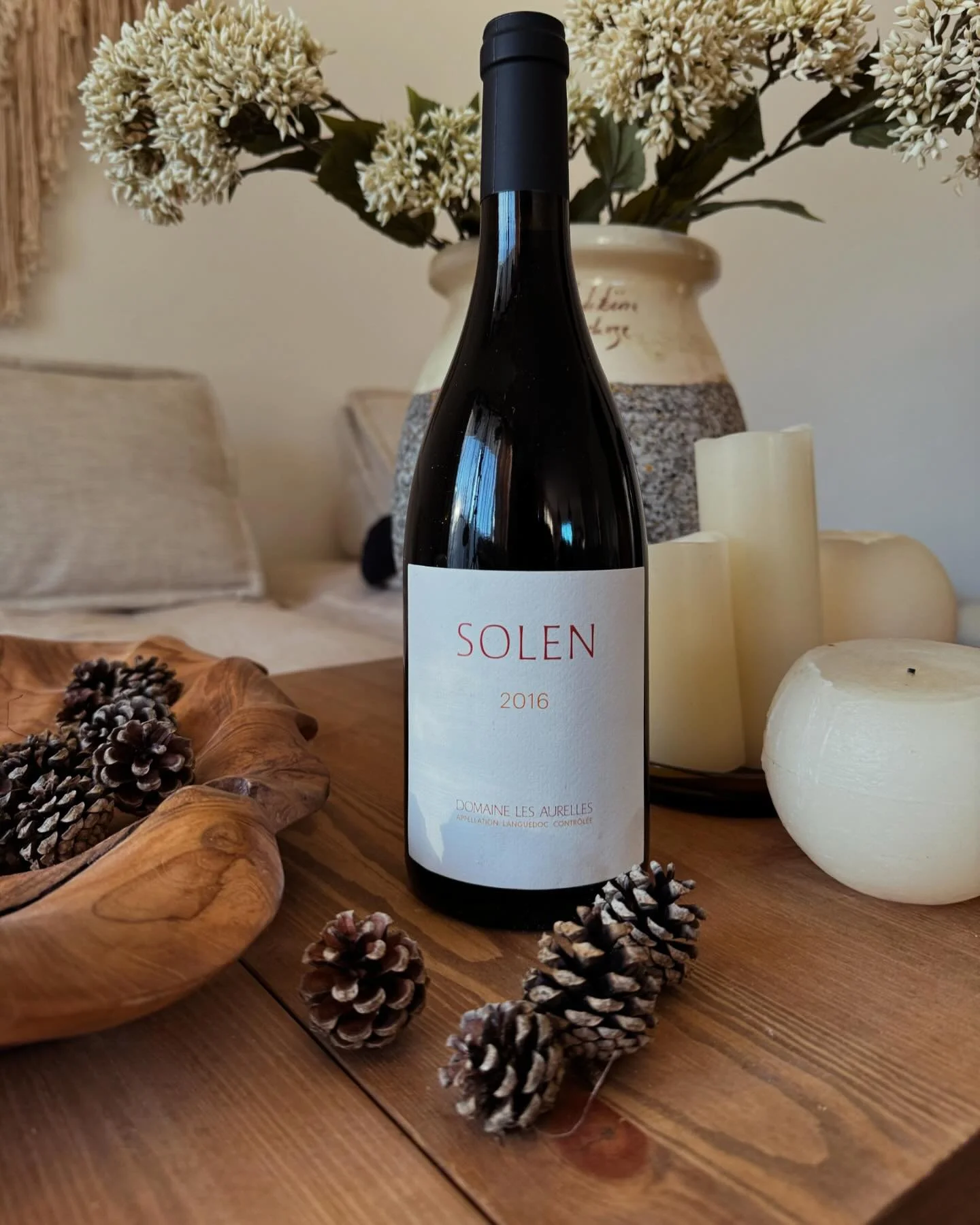 [LES AURELLES] 🍇 Plus c&rsquo;est long, plus c&rsquo;est bon! 44 mois en cuve pour cet assemblage 60% Carignan et 40% Grenache issu de raisins s&eacute;lectionn&eacute;s au cours de vendanges manuelles sur un terroir magnifique et avec un travail gr