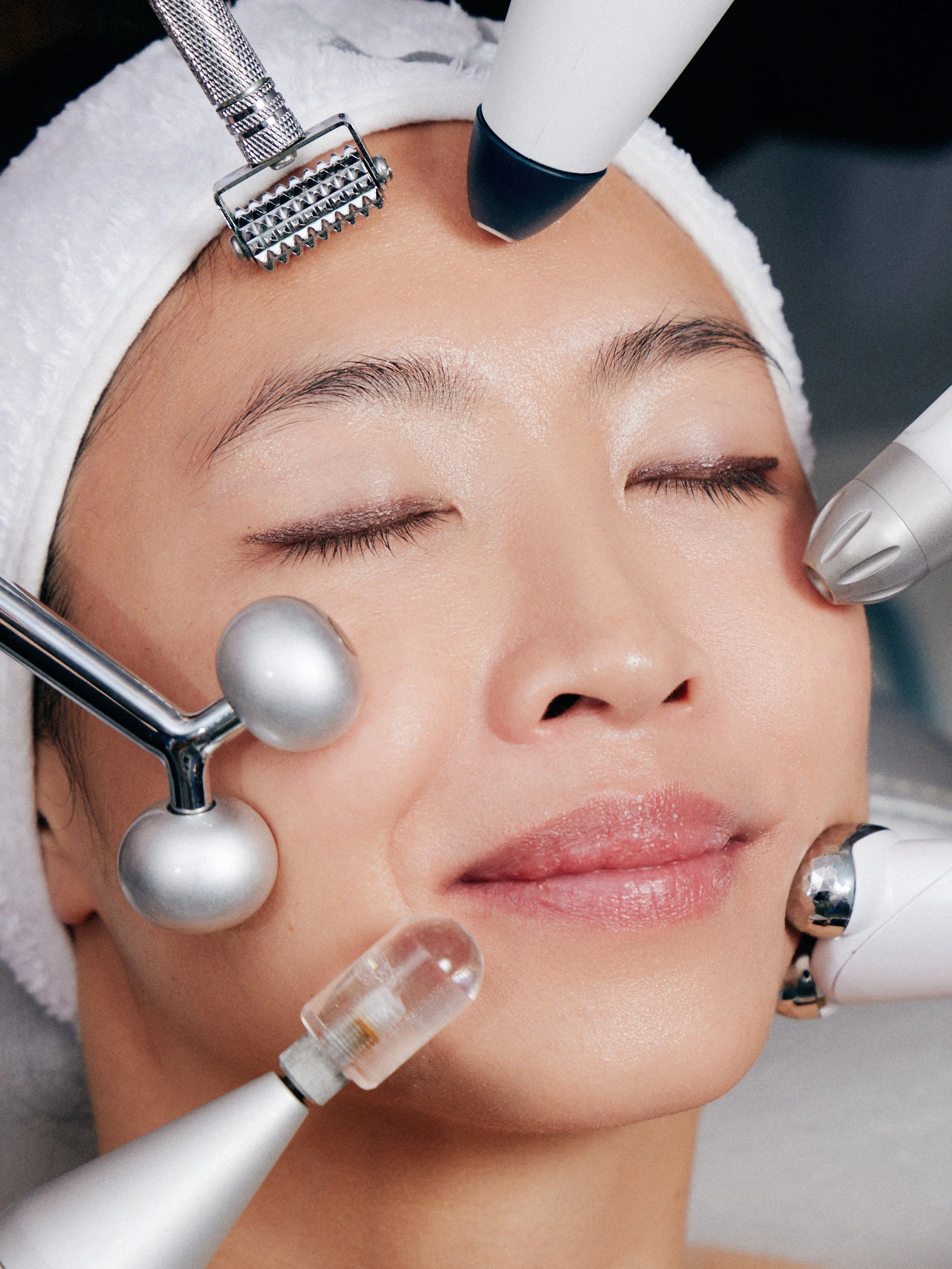 ems facial for sculpt and lift