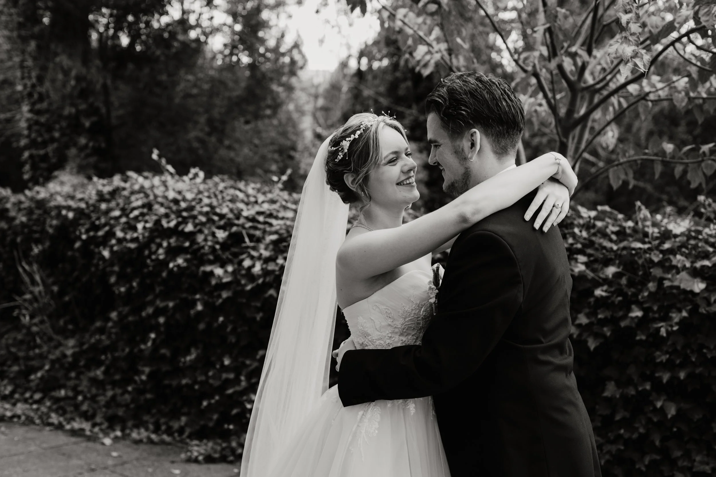 Laura & Cain-058.jpg