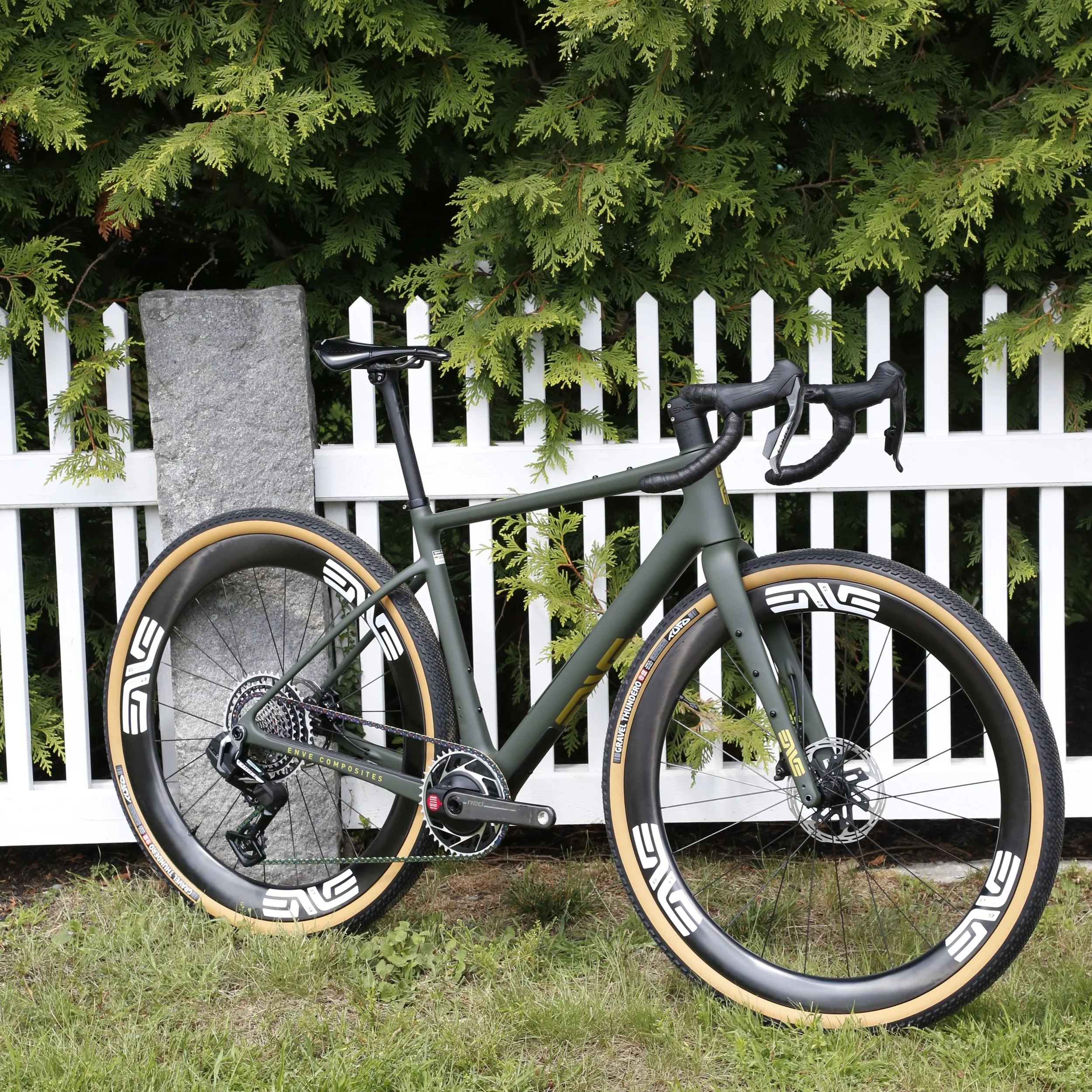 MOG your competition with ENVE's lightweight gravel bike!

Call the shop at (978)-369-5960 today to schedule a bike fit and build up a beautiful bike just like this one today

#enve #MOGGGGG #sramred #envegses