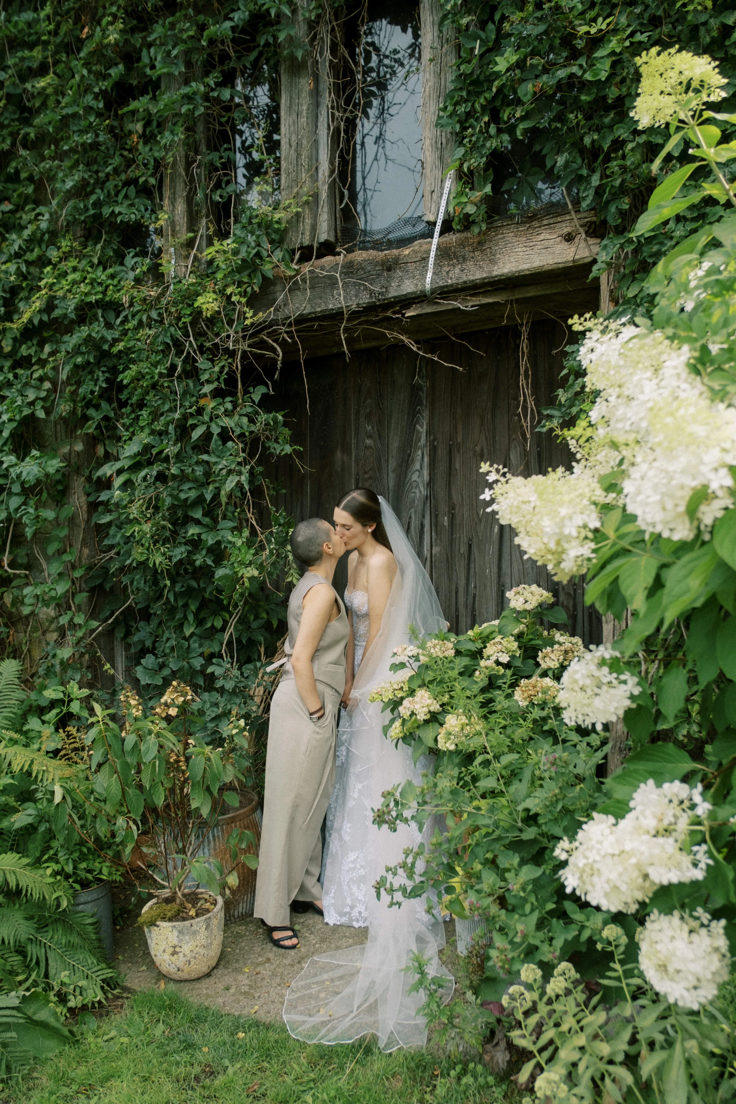 Blue-Hill-at-Stone-Barns-Wedding-LironErel-0018.jpg