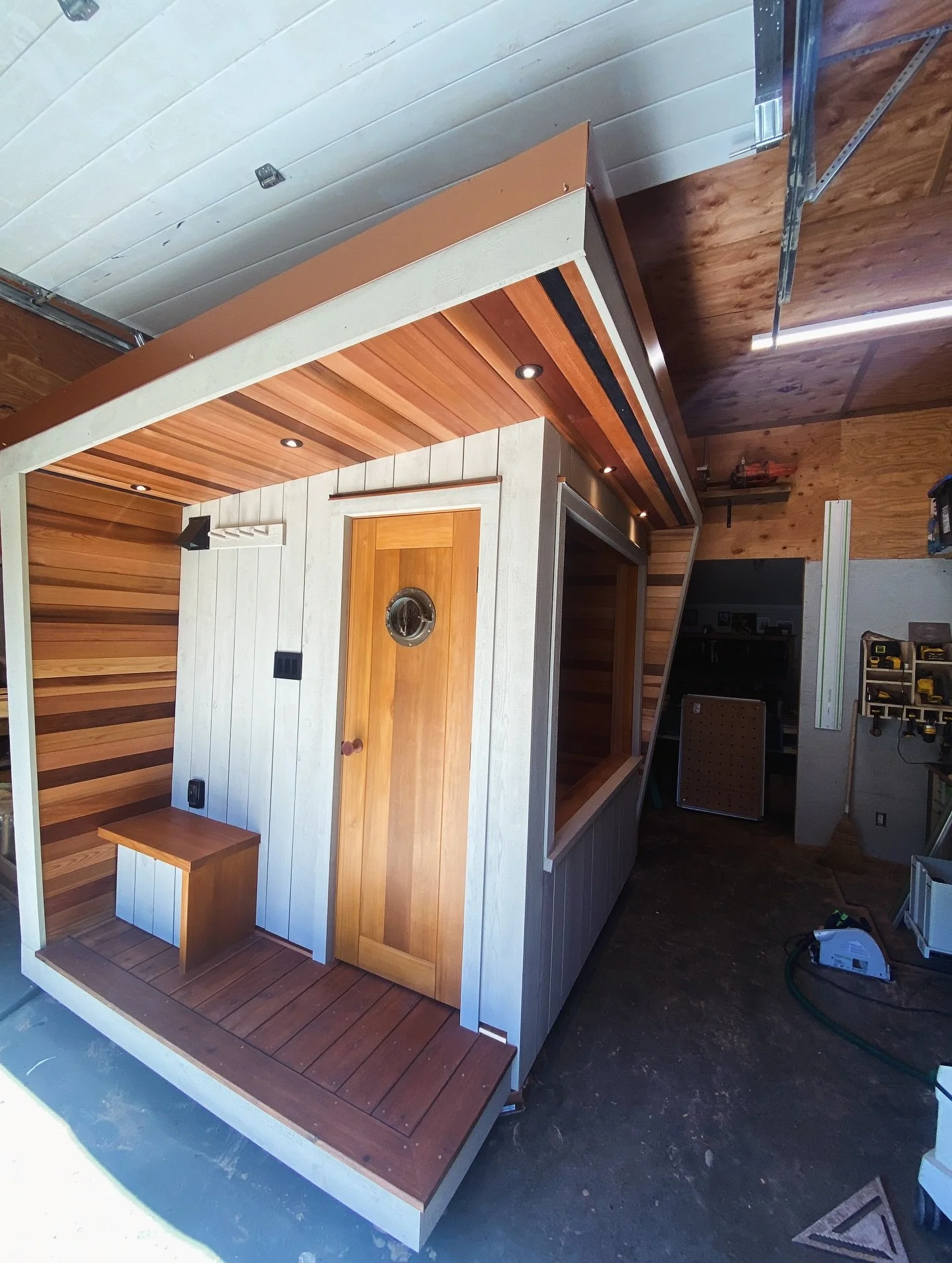 Another custom Zephyr ready for delivery! 🔥🔥This client chose a very unique colour combo with an Autumn Sand solid stain and a Copper Penny metal roof and cladding. Love how this one turned out. Proudly made in Canada using local materials and craf