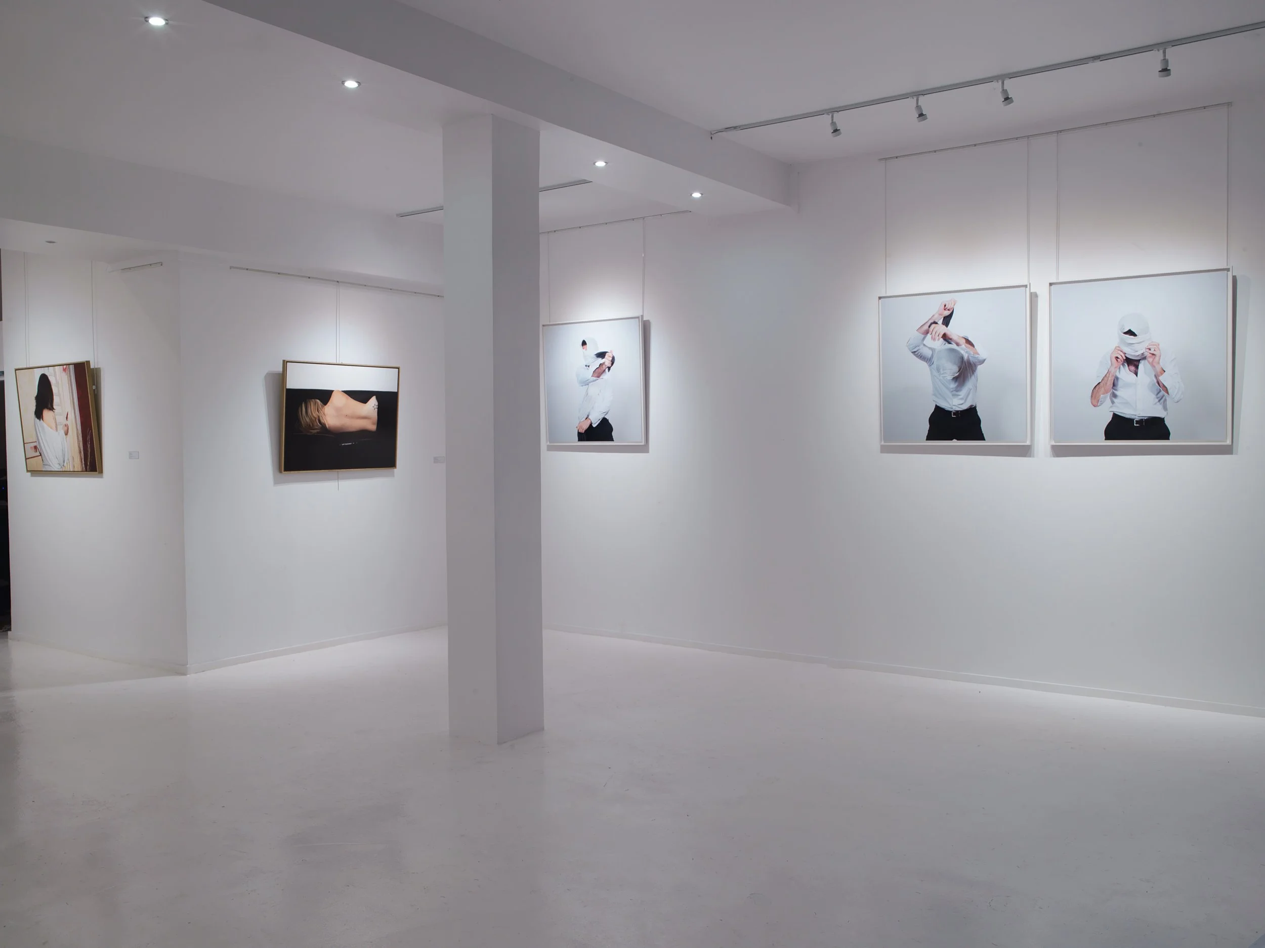 Under cover, Galerie Golan Rouzkhosh, Paris 01/12 → 31/03/2014