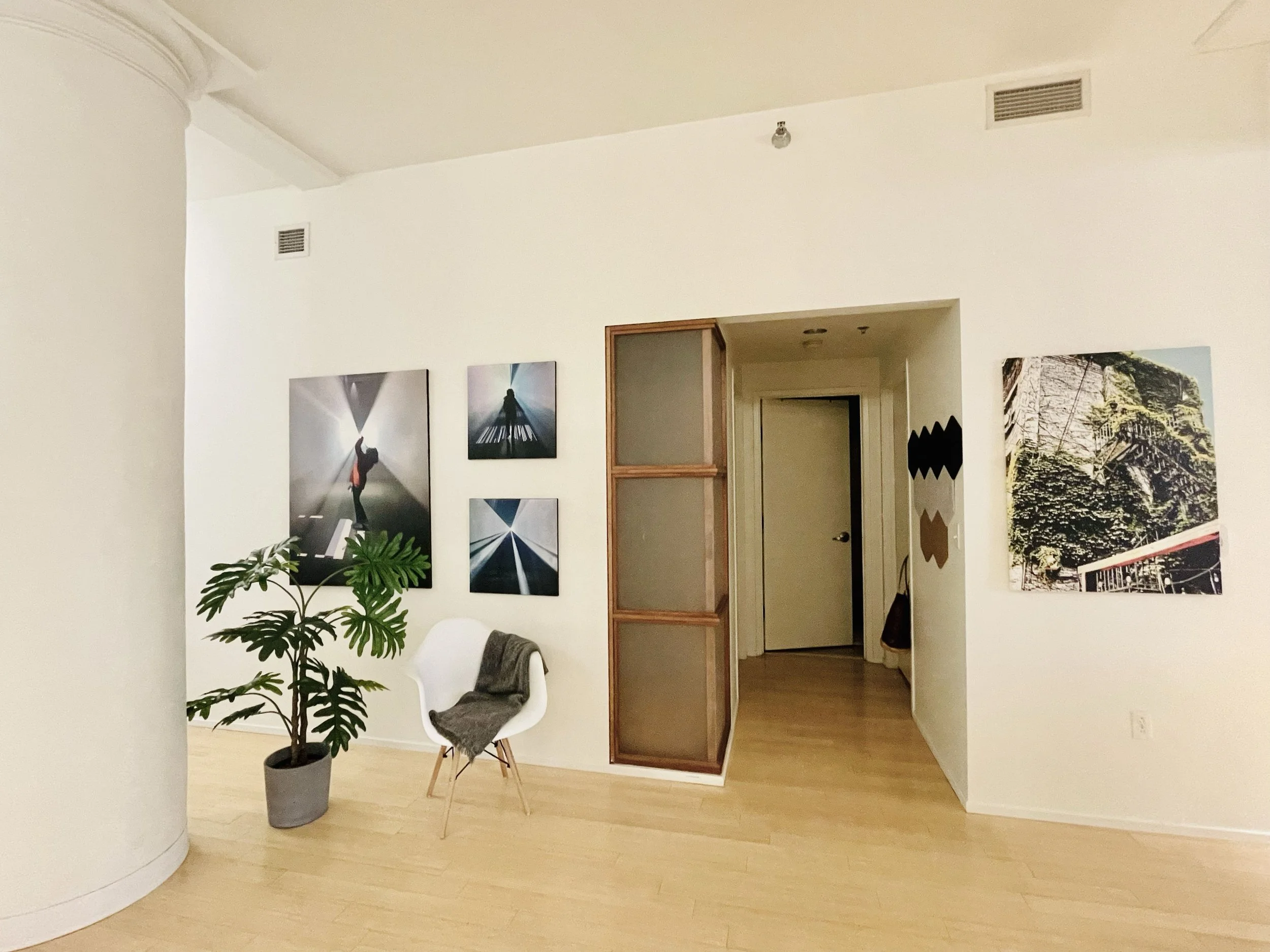 hallway gallery wall.jpg