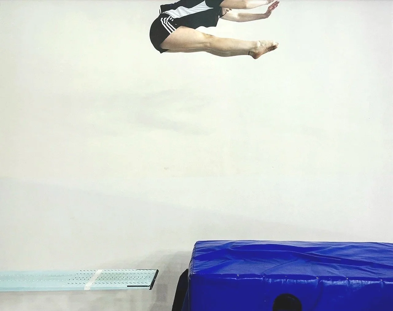 Tuffatrice (Diver), Trieste, 2024, stampa a getto d’inchiostro su carta hahnanemule, cm 50x40 (cm 80x90 con cornice)