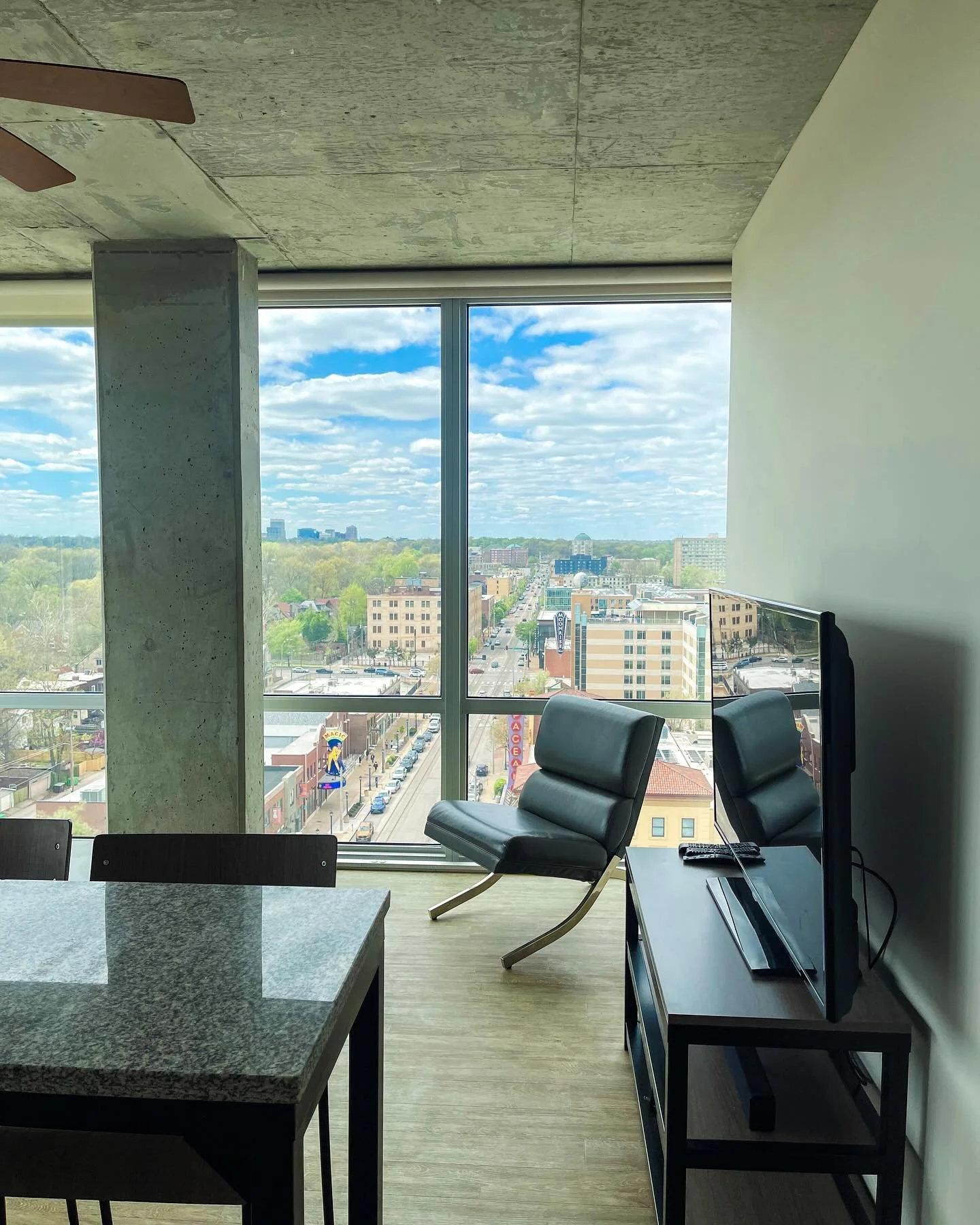 Everly on the Loop Apartments for Rent in St. Louis, MO