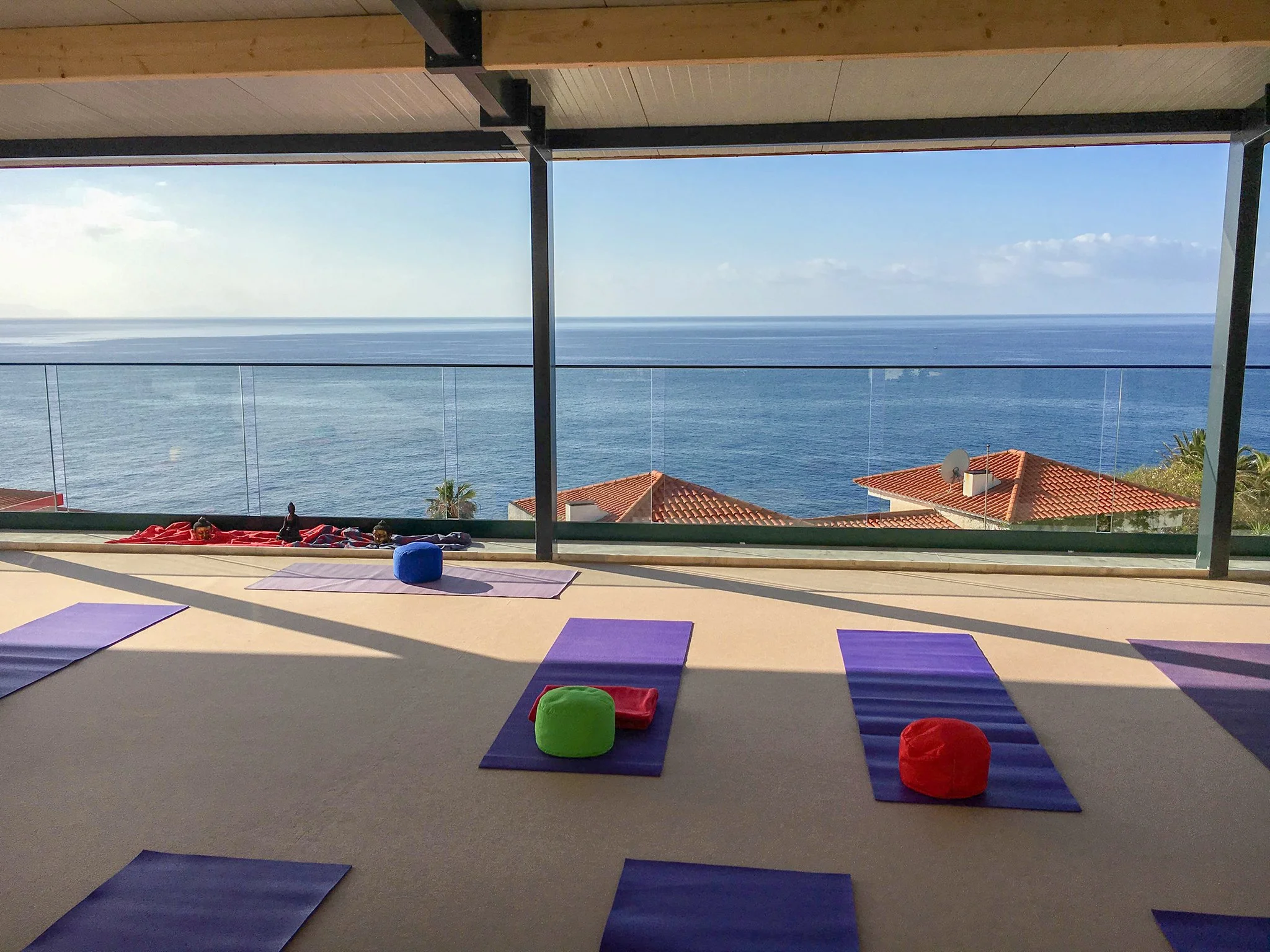 DESERTAS ROOM_30547248_395925000818558_1025018631_oB_lowres.jpg