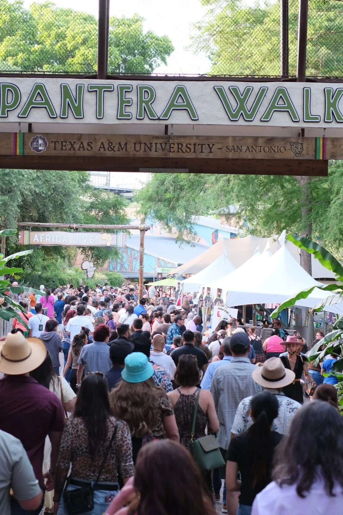 A Foo at the Zoo: Good Times at the San Antonio Zoo’s 30th Annual Zoo La La