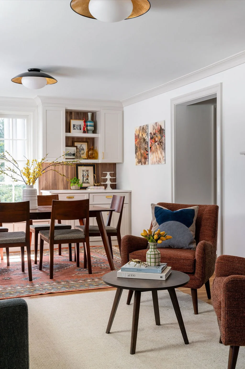 Gezellig dining room and living room in Washington DC