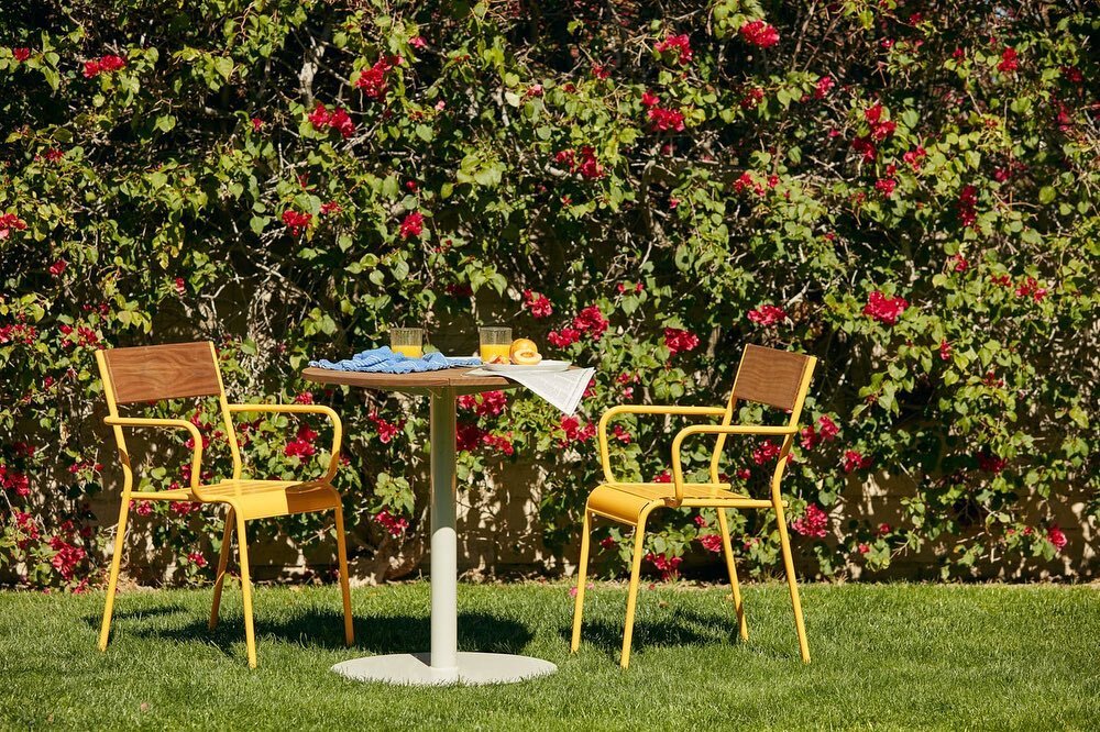 Here in the South, we are already thinking about Spring! Being outdoors, feeling the warming sun, and natural Vitamin D&hellip;. Yes please!

Don&rsquo;t delay thinking about your outdoor space! 

@radfurniture 

#OutdoorDining #AlFrescoSeating #Pati