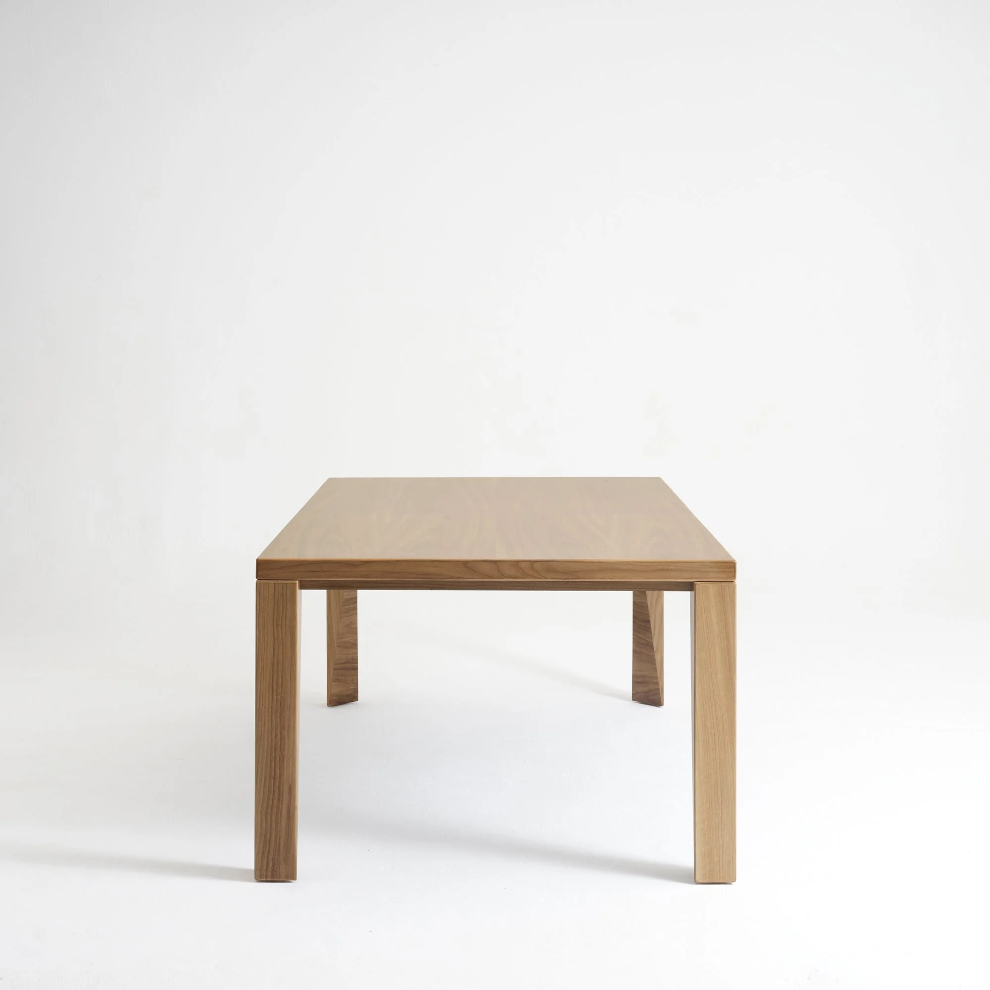 17206_Marlowe Exending Table_03_LR_Fiona McDoanld.jpg