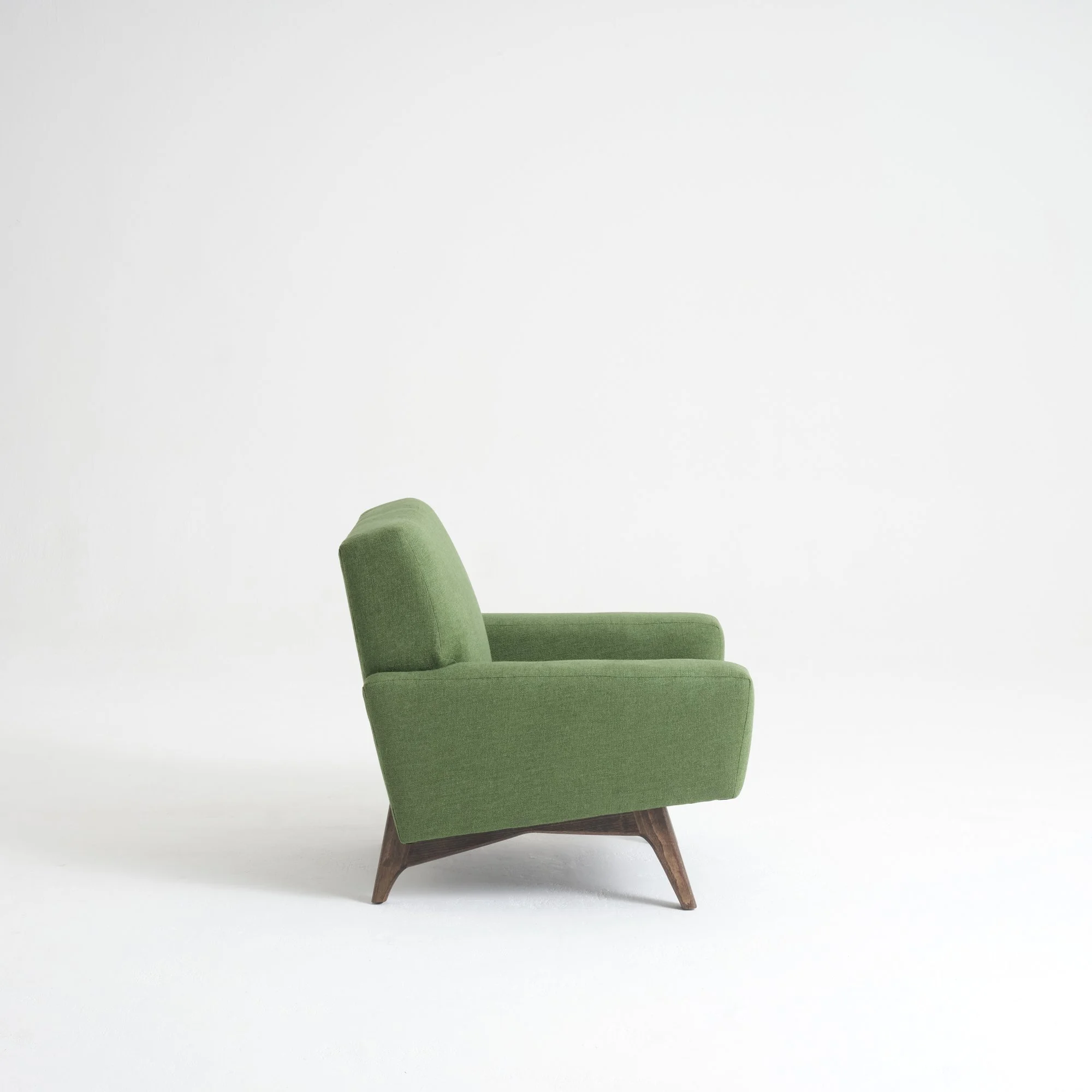 17205_Enzo Chair_03_LR_Fiona McDoanld.jpg
