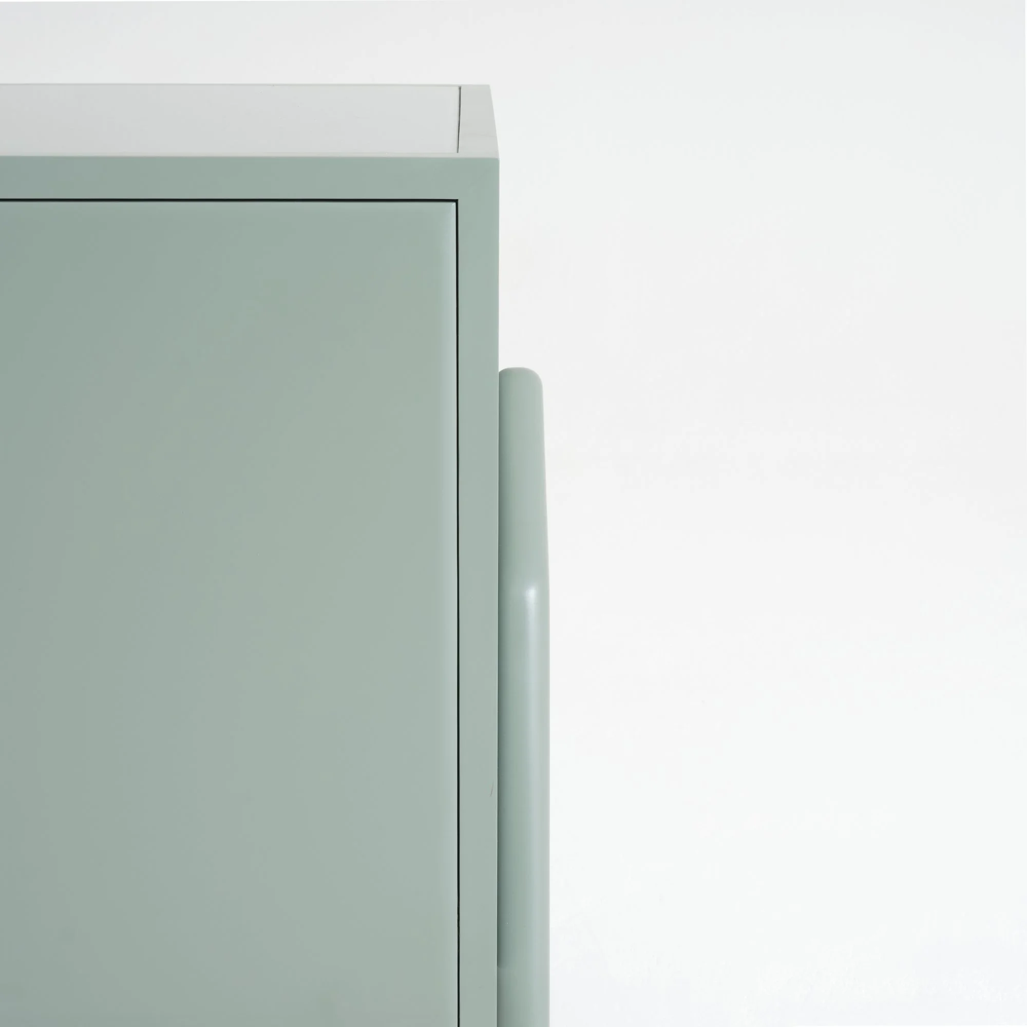 17209_Valentina Cabinet_05_LR_Fiona McDoanld.jpg