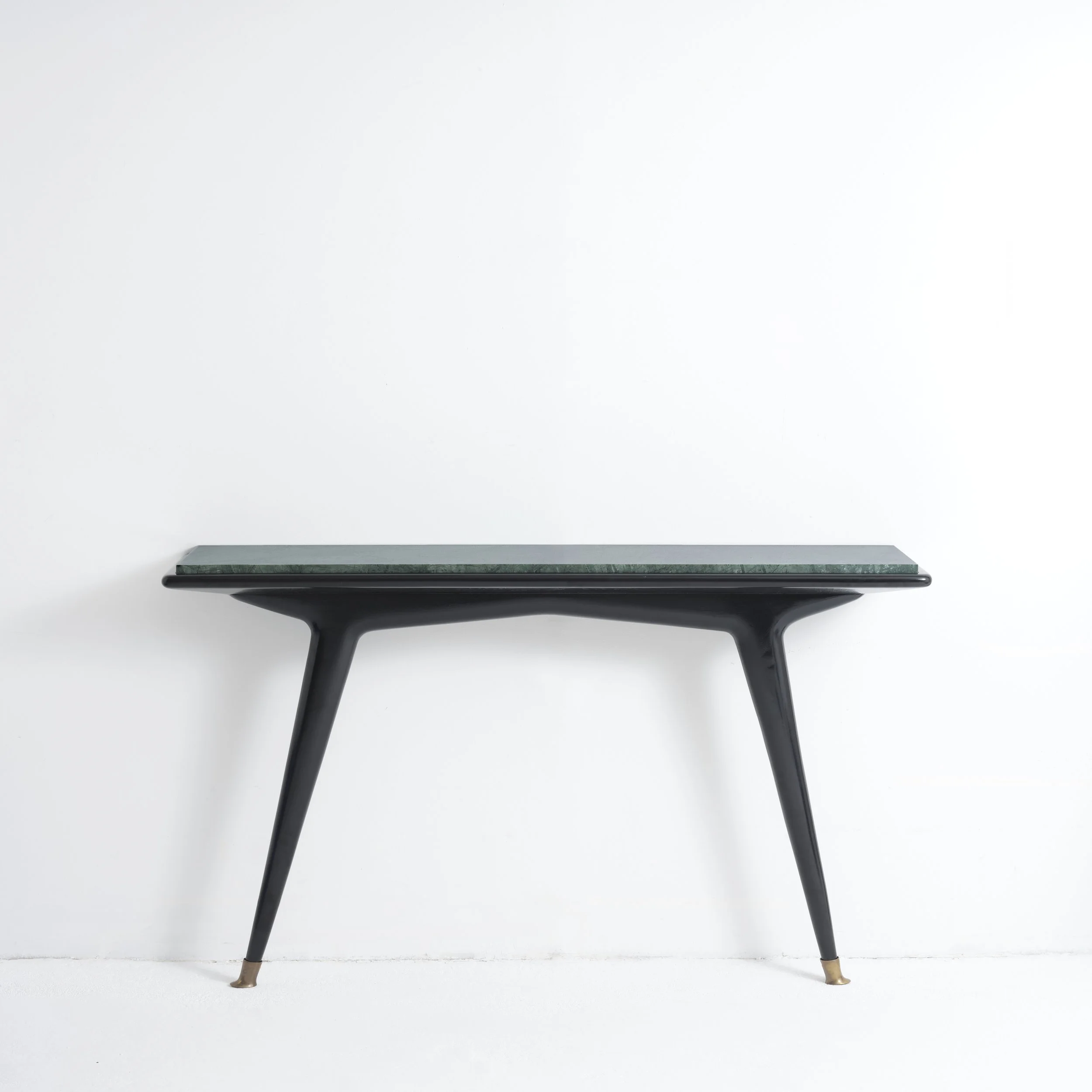 17103_Roma Console_01_HR_Fiona McDoanld.jpg