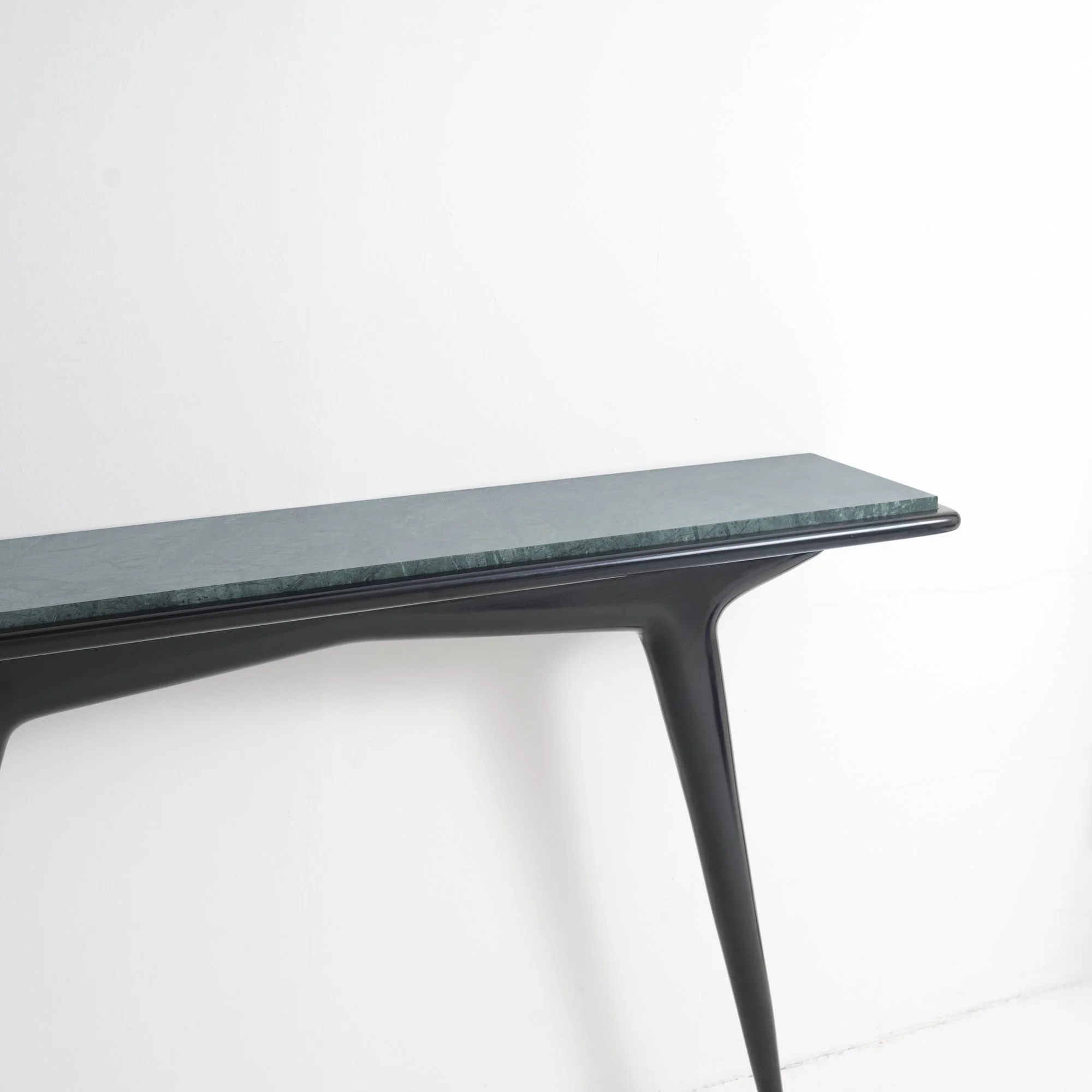 17103_Roma Console_08_LR_Fiona McDoanld.jpg