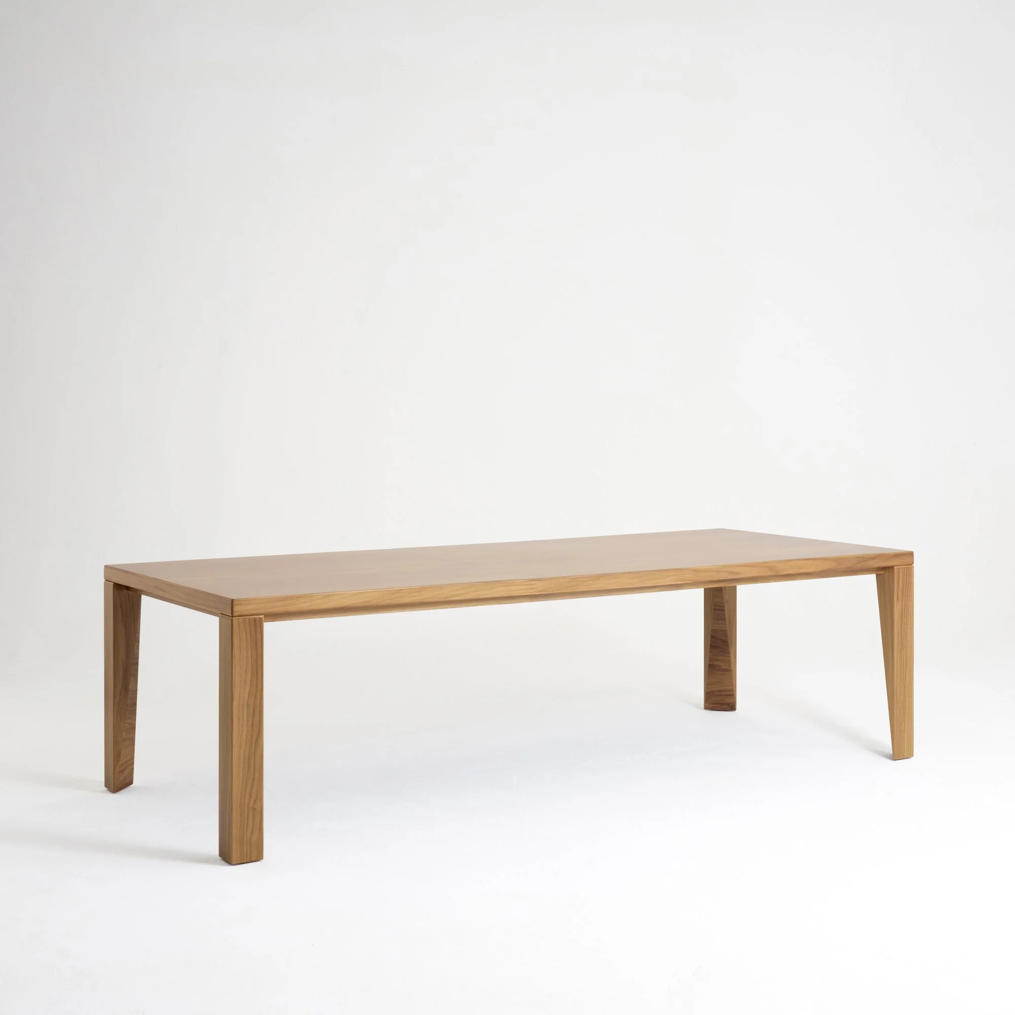 17206_Marlowe Table_09_LR_Fiona McDonald.jpg