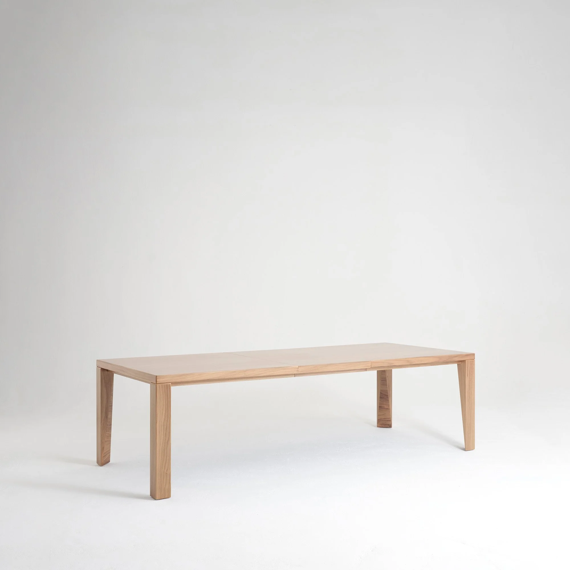 Marlowe Extending Table_01_LR_Fiona McDonald.jpg