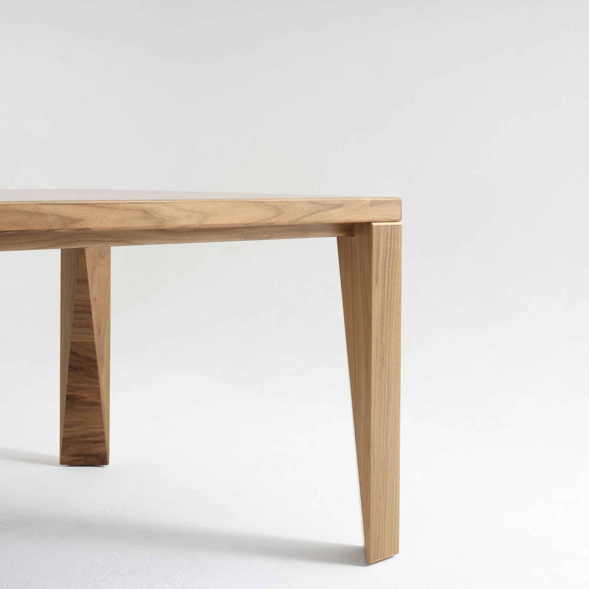 17206_Marlowe Exending Table_05_LR_Fiona McDoanld.jpg