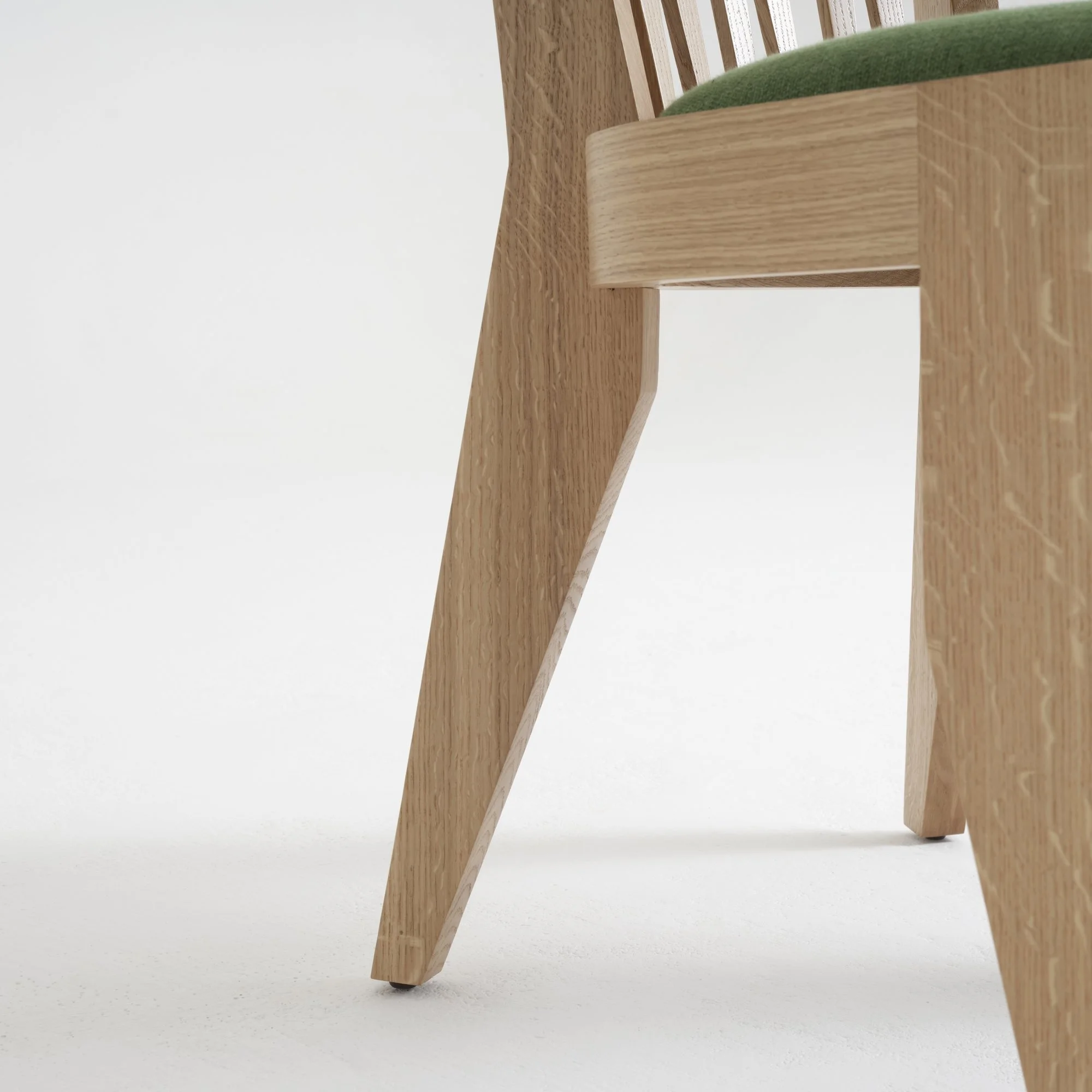 Edith Chair_04_LR_Fiona McDonald.jpg