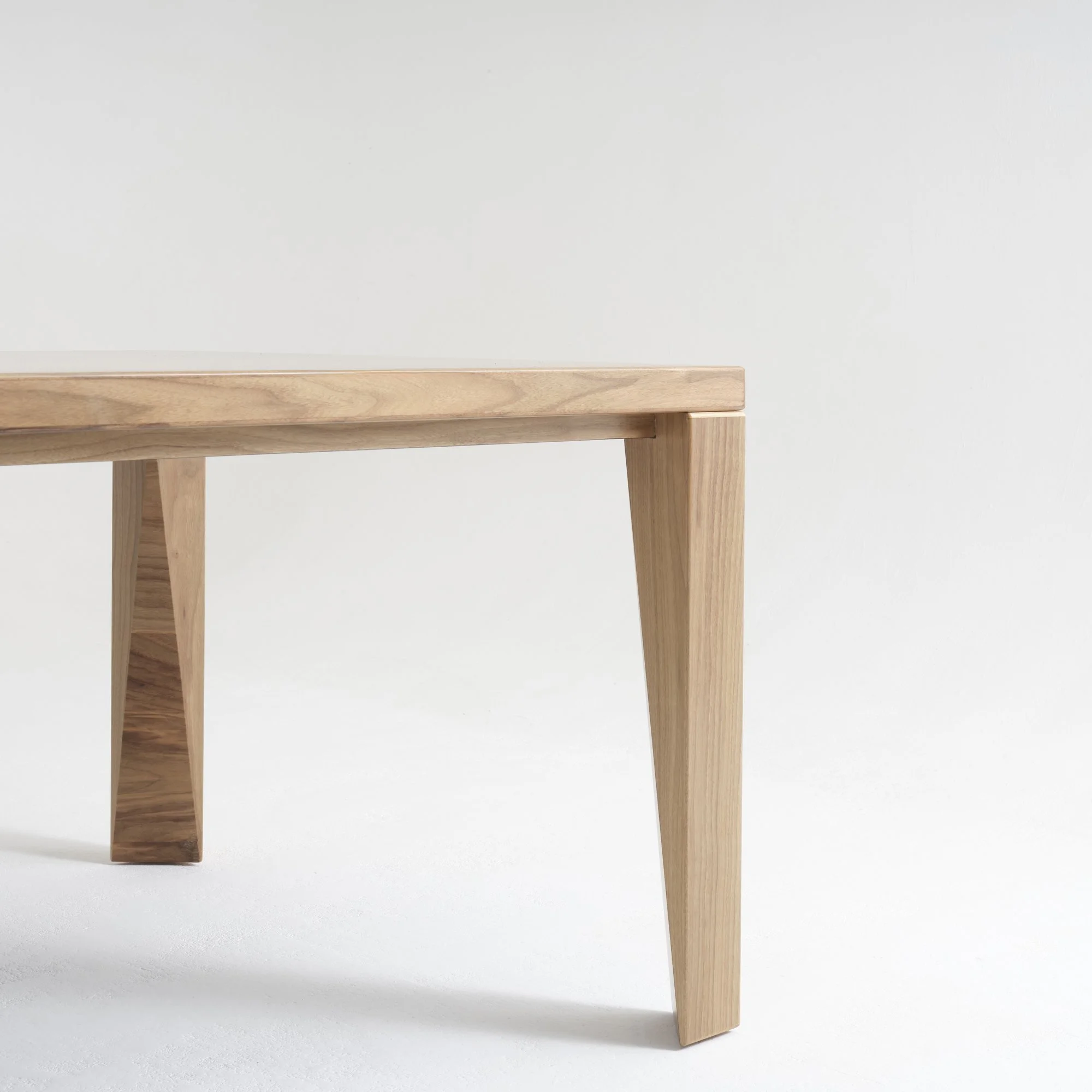 Marlowe Extending Table_07_LR_Fiona McDonald.jpg