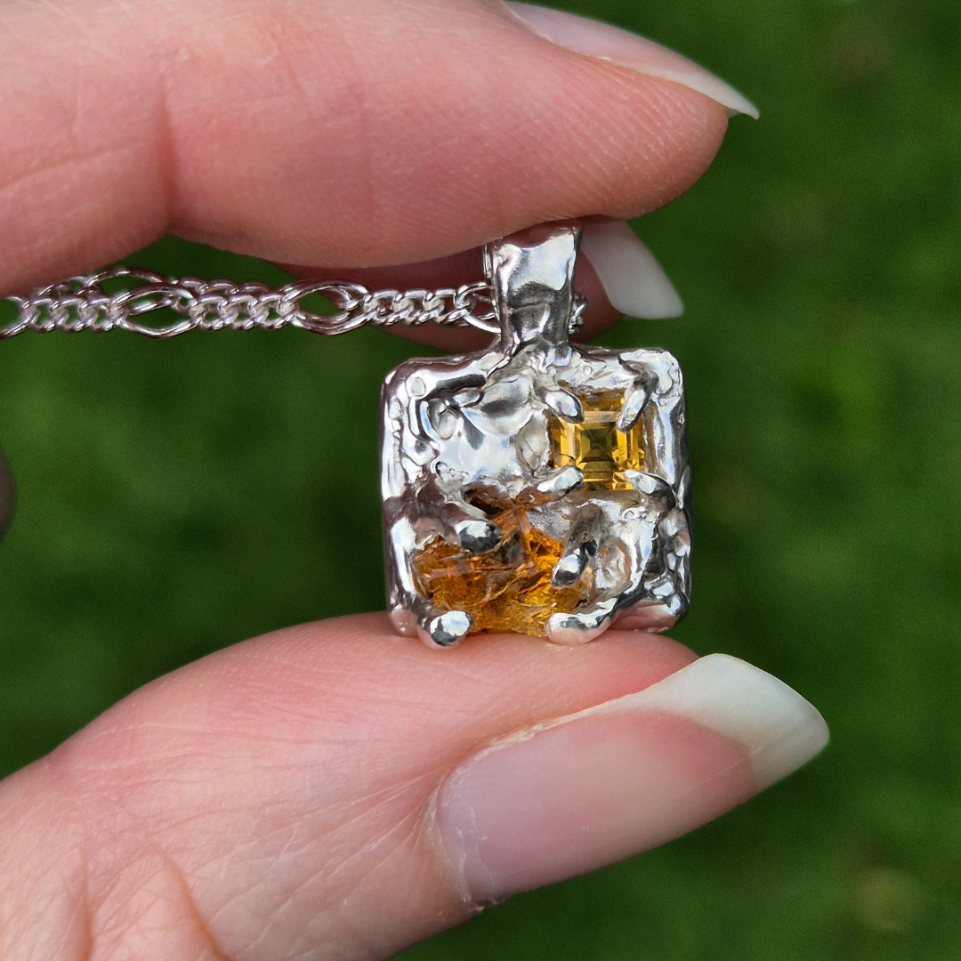 Natural light Citrine front .png