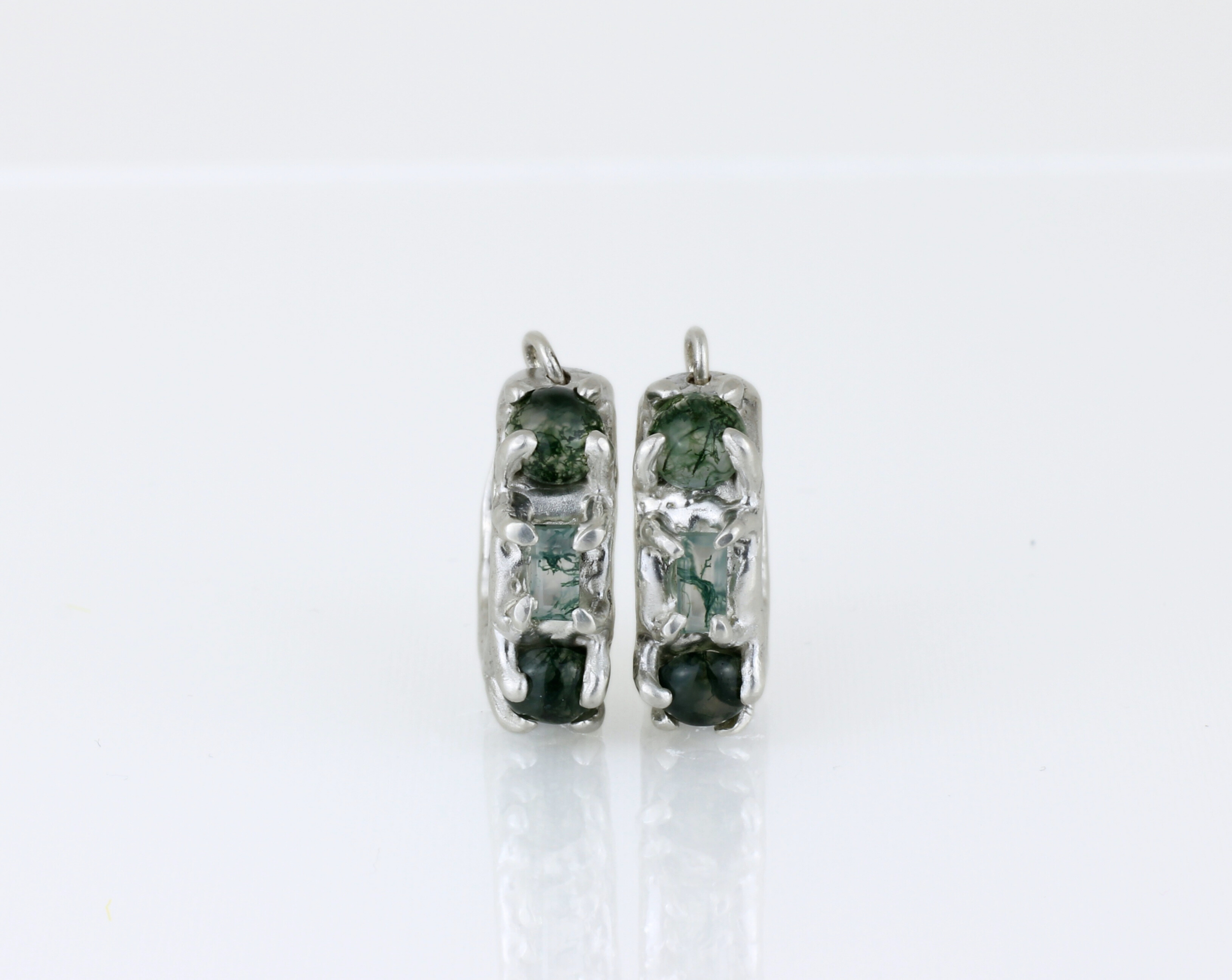 Moss agate hoop earrings 3.png