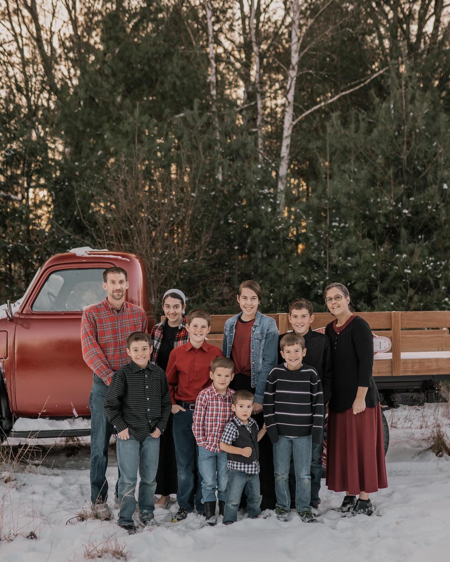 The final session of 2024: the Gingerich family! 🌲

Jake was kind enough to lend me his beautiful truck for this year&rsquo;s Christmas minis sessions. As a thank you, we got together right before Christmas to snap family photos for the crew! They a