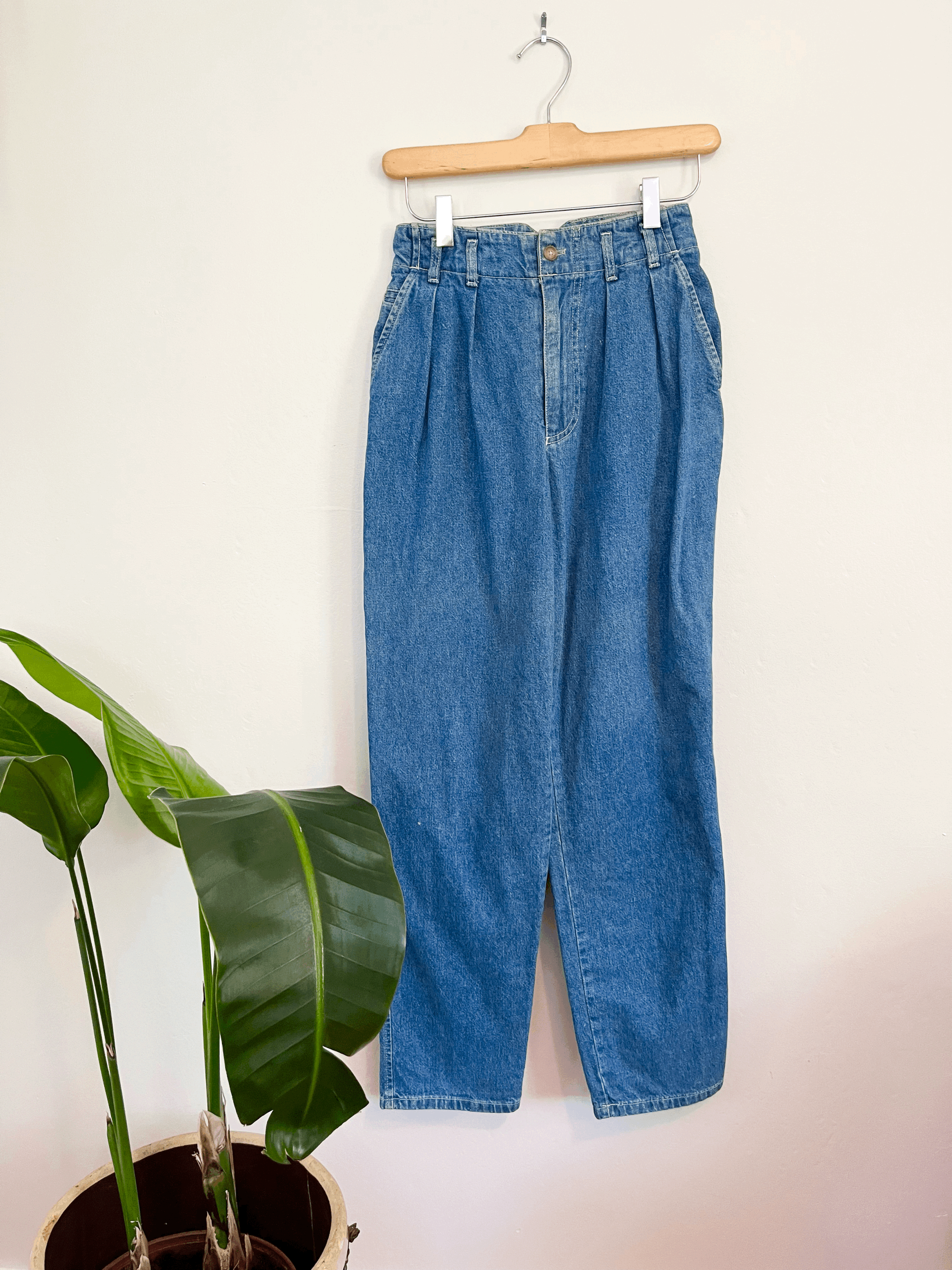 60s Calvin Klein Pleated Jeans 25"