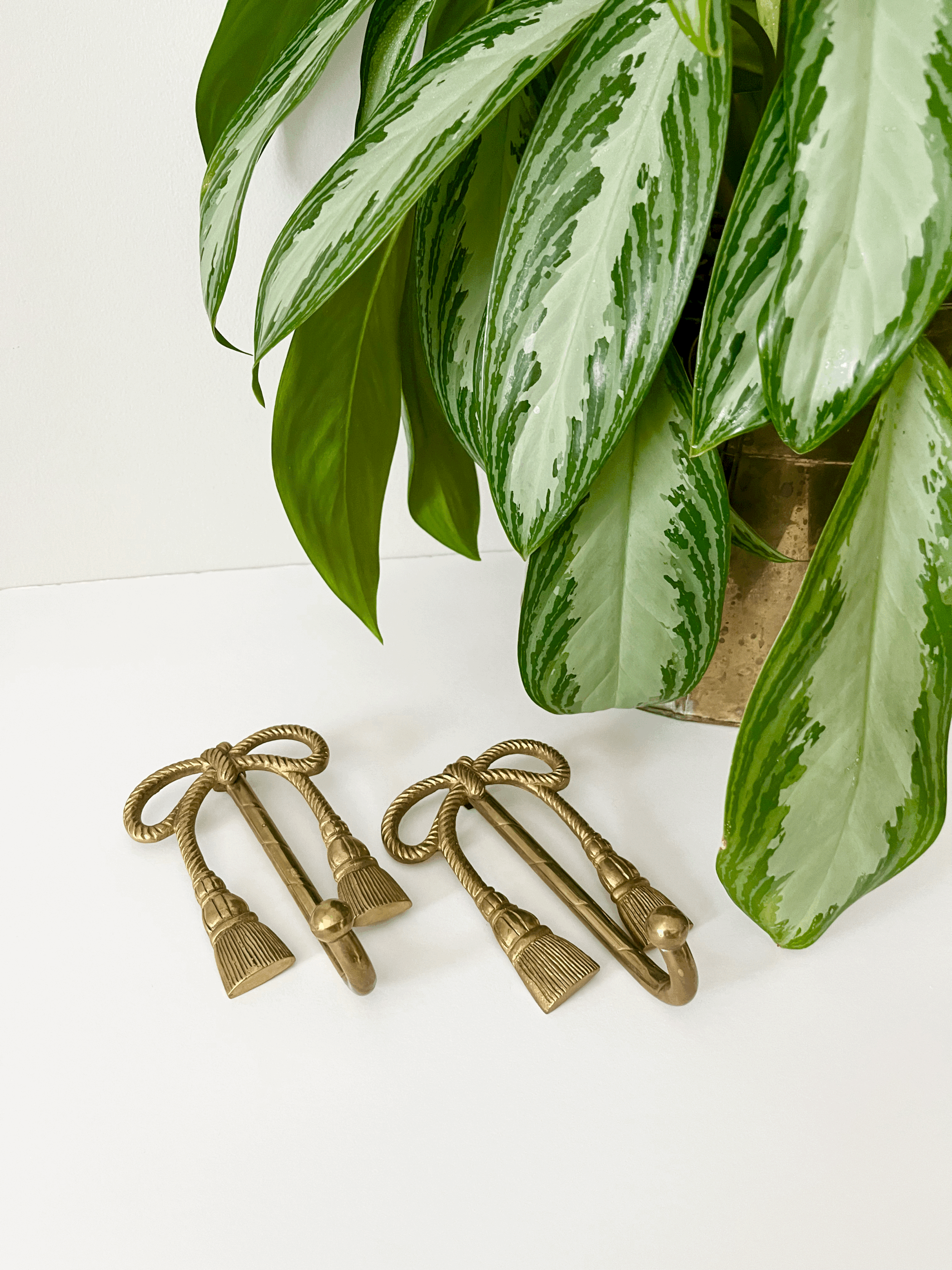 Brass Bow Hooks