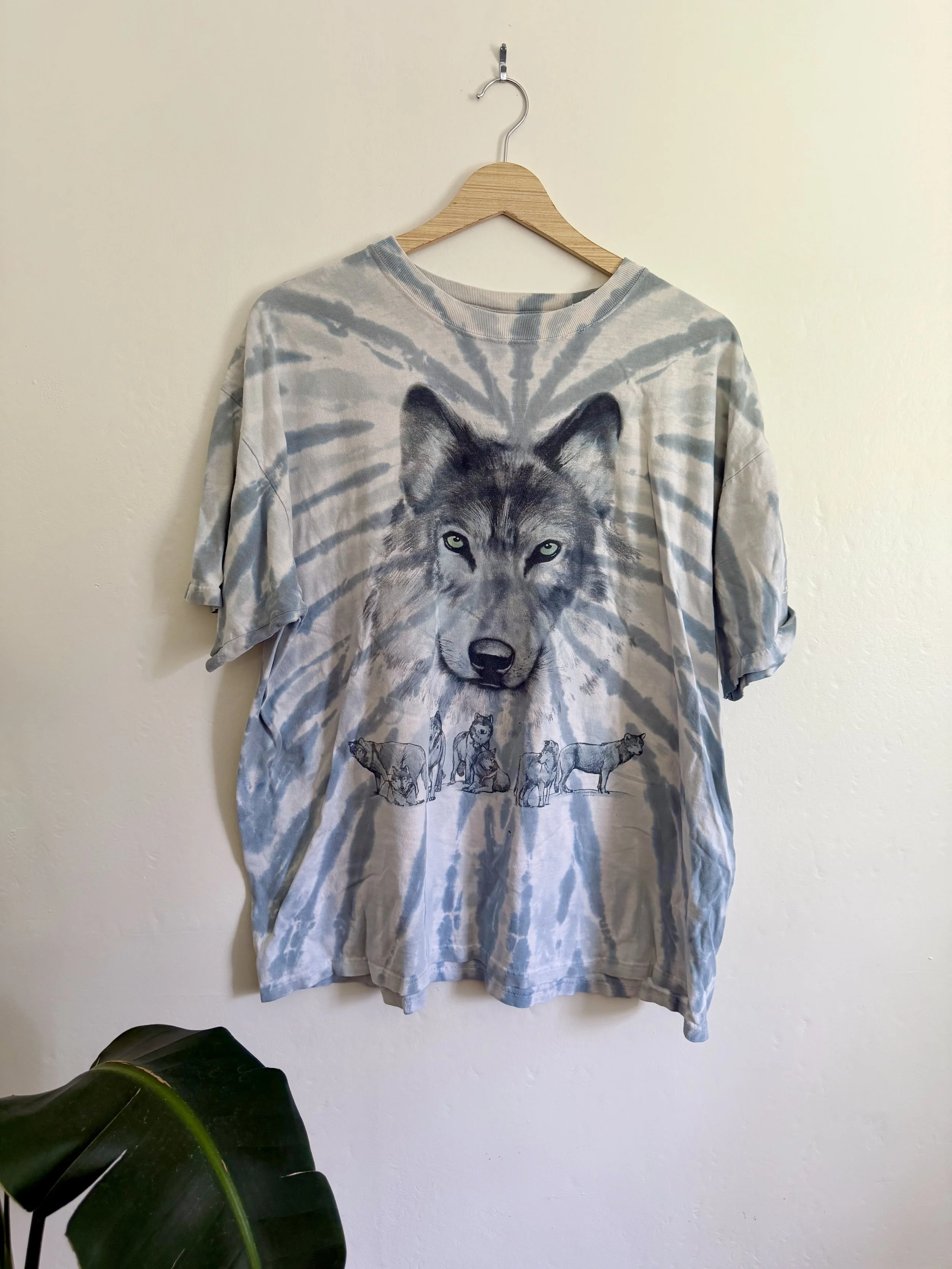 2003 Great Wolf Lodge Tie Dye Wolf Tee