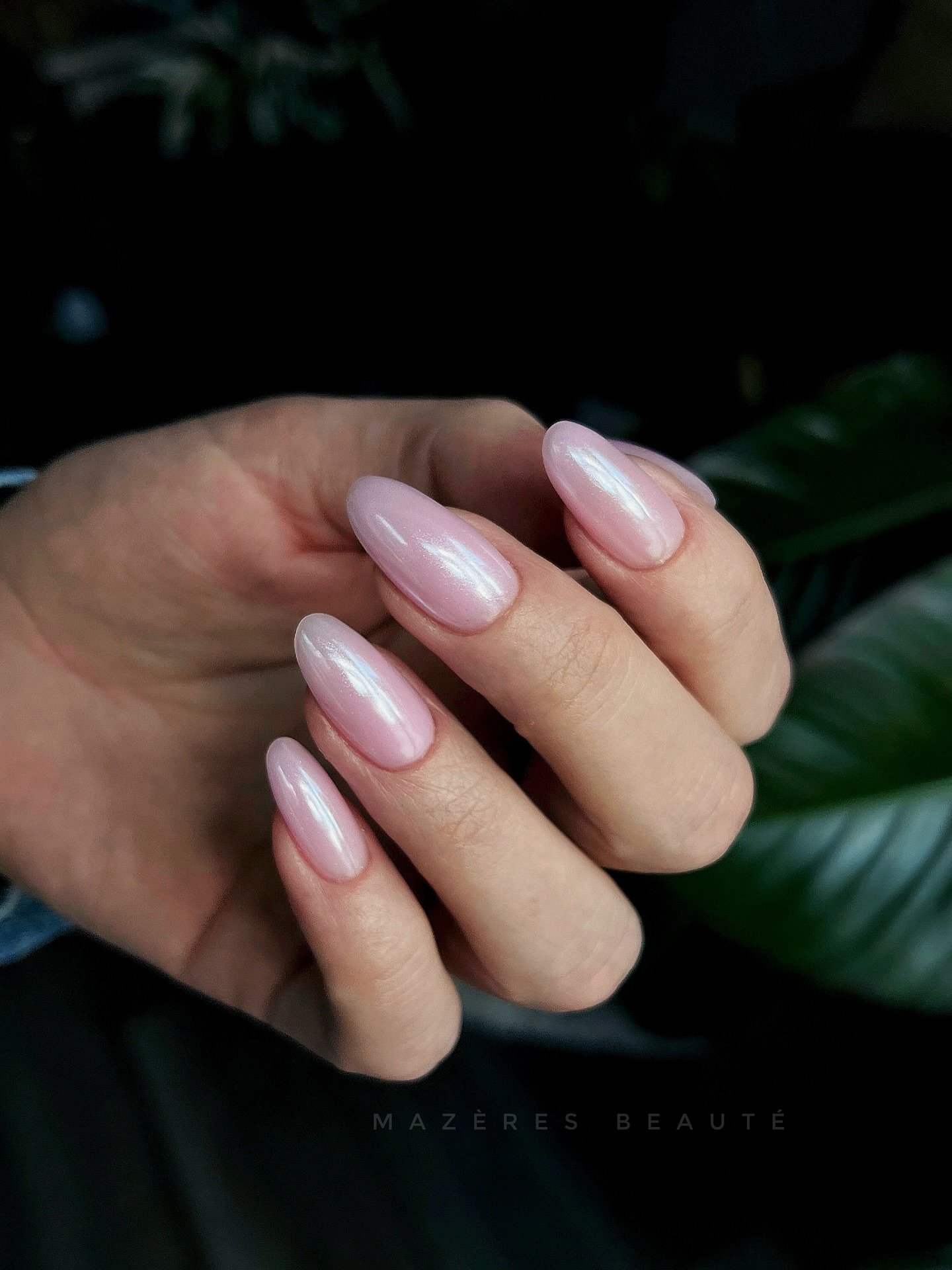 Pink base + chrome ✨

&bull;
&bull;
&bull;
#russianmanicure #russianmaniatl #atlrussianmani #atlantarussianmanicure #drymanicure