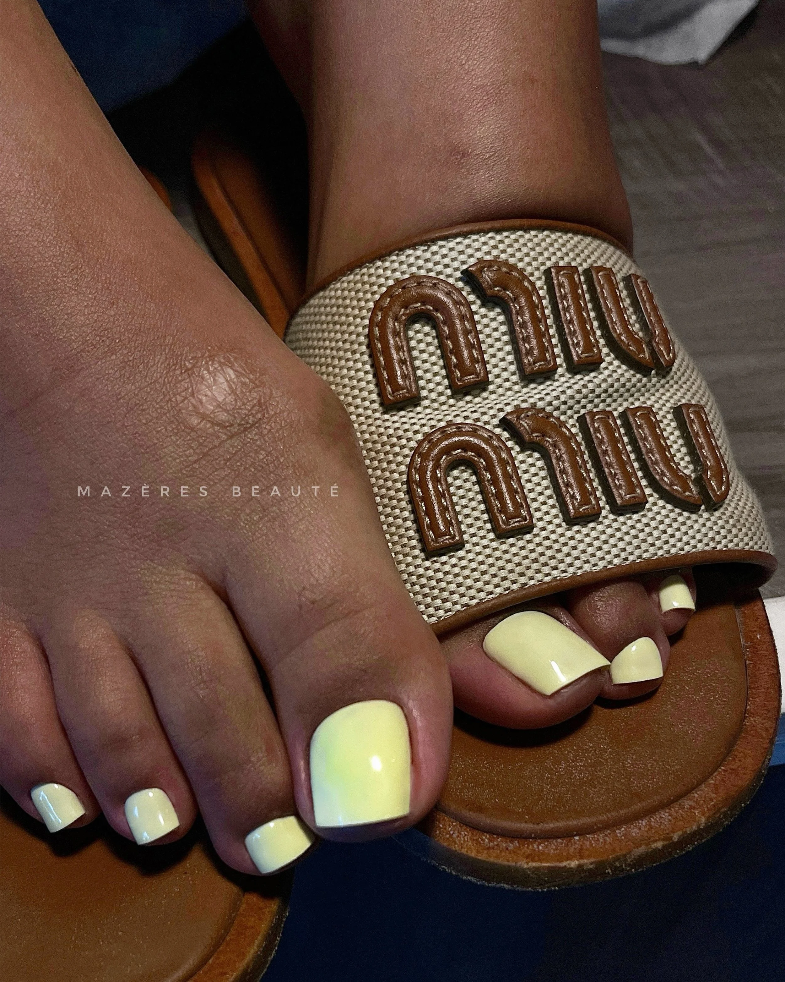Butter yellow, for open toes. 💛 

&bull;
&bull;
#russianmanicure #russianmaniatl #atlrussianmani #atlantarussianmanicure #drymanicure
