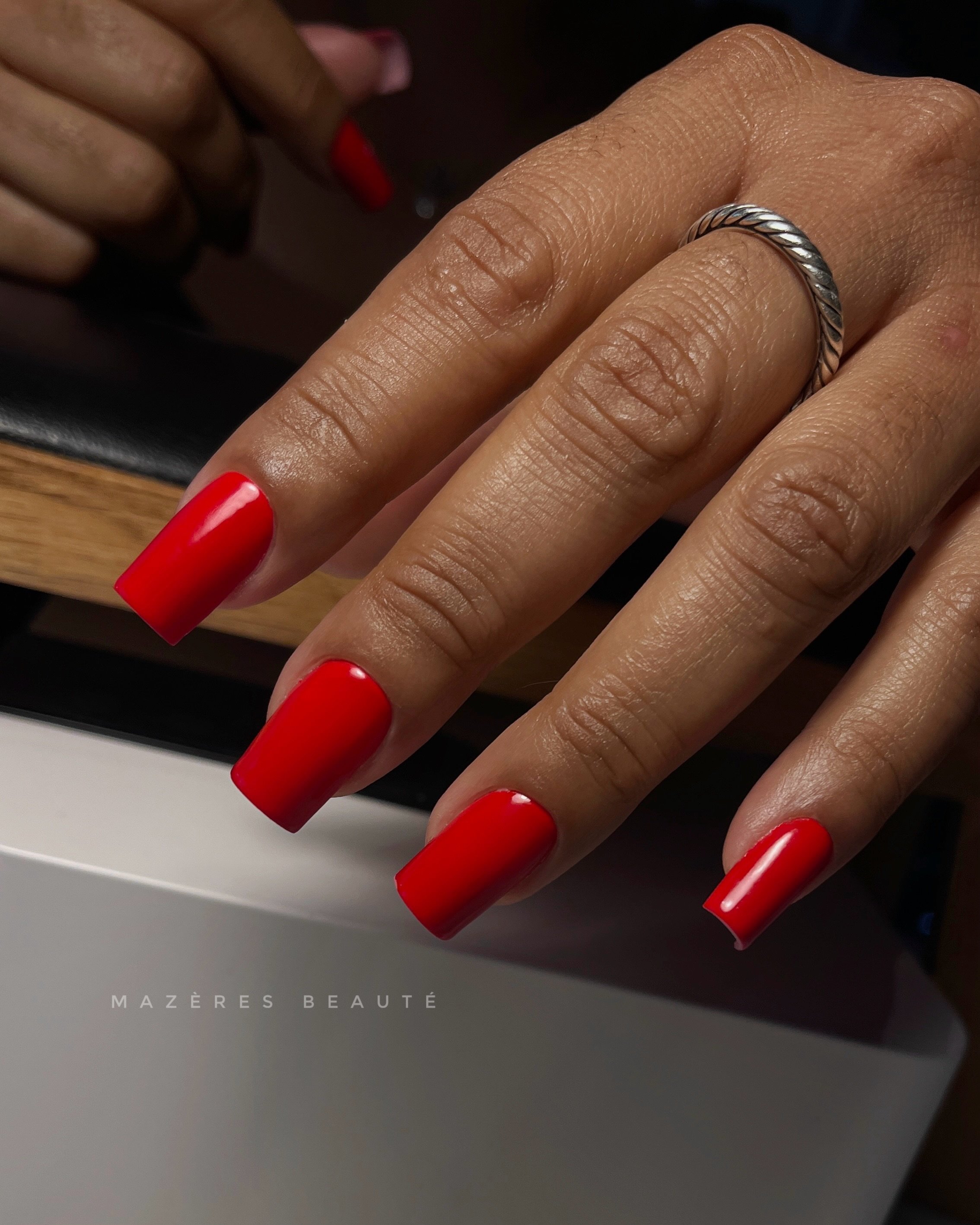 Length, on her terms. 🤍 Dual forms for a subtle extension on the free edge. Russian Manicure structured with strength, sealed for that glass clean finish. This is the European standard.

&bull;
&bull;
&bull;
&bull;
#russianmanicure #russianmaniatl #