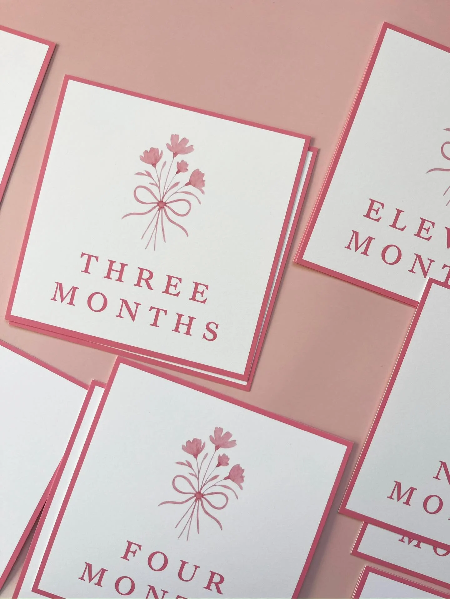 Milestone cards make the sweetest gift (and they come in blue for the boy moms, too!)💞

#lilypaddesignco #milestonecards #newmomgifts #paperdesign