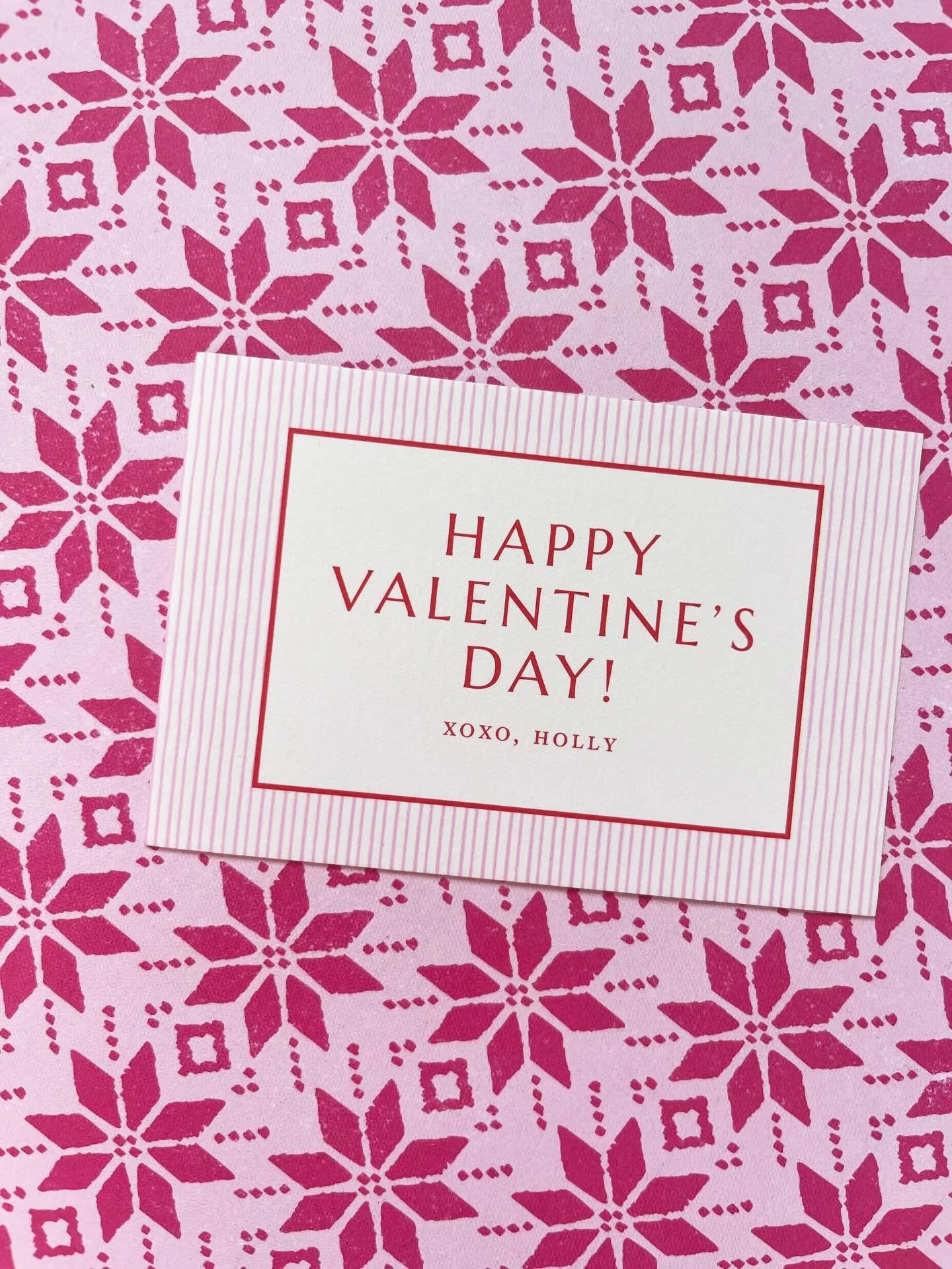 Less than a month till Valentine&rsquo;s Day!! Time to stock up for all of the people you love ❤️🩷

#lilypaddesignco #customvalentines #designinspo #custompaper