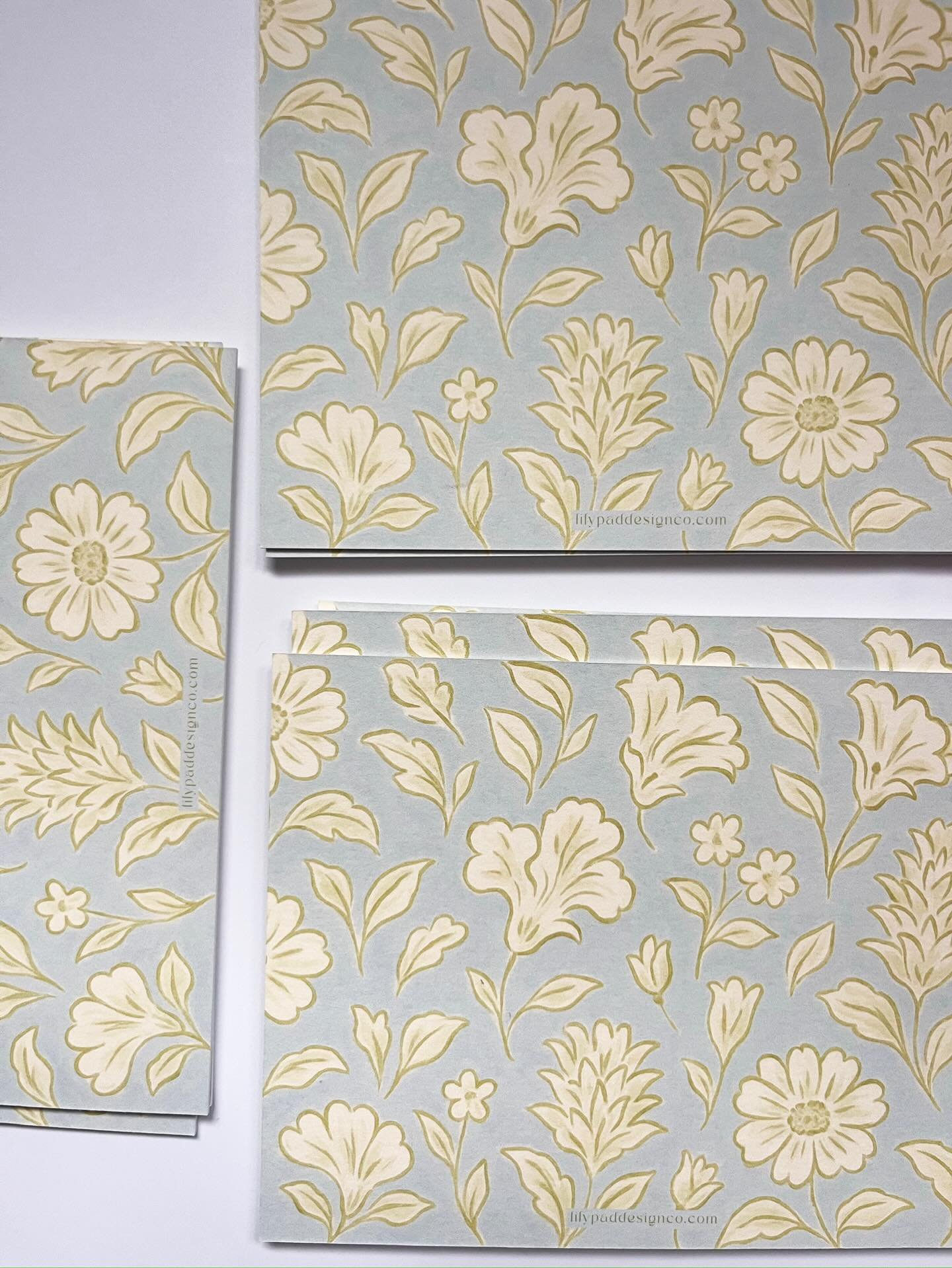 Friday florals 💐

Shop &ldquo;Willow&rdquo; and more stationery at lilypaddesignco.com!! 

#lilypaddesignco #custompaper #stationerydesign #patterndesign #customstationery