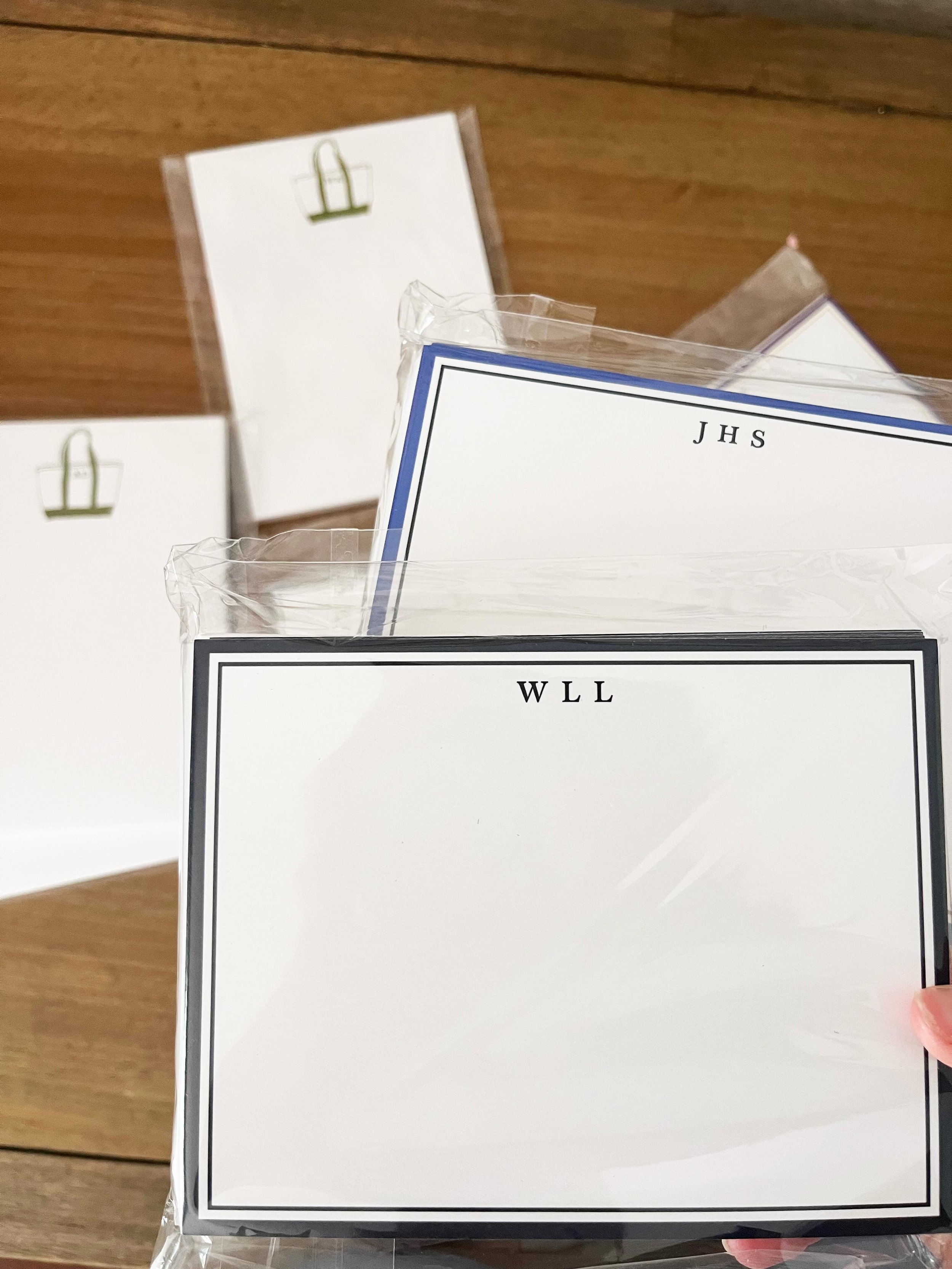 It&rsquo;s grad season and custom stationery makes the perfect gift!

#lilypaddesignco #customstationery #graduationgift