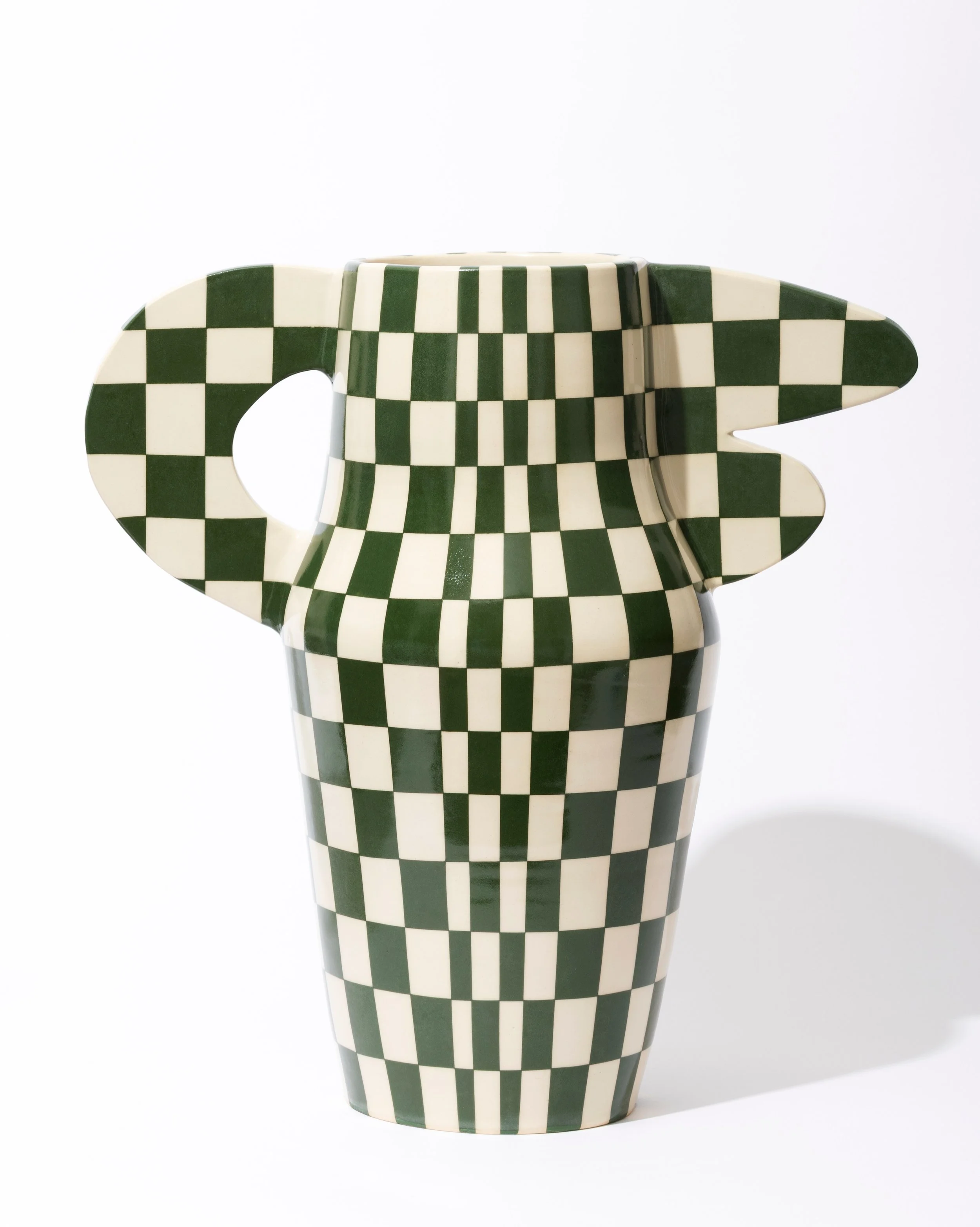 𝙋𝙞𝙩𝙘𝙝𝙥𝙞𝙣𝙚 (𝙛𝙤𝙧 𝘽𝙚𝙩𝙩𝙮 𝙖𝙣𝙙 𝘽𝙧𝙞𝙙𝙜𝙚𝙩)
2026
Ceramic, wheel thrown with hand-painted underglaze and clear glaze

Versions of this piece have lived in my head for a long time&mdash;deeply influenced by &ldquo;Movement in Squares&r